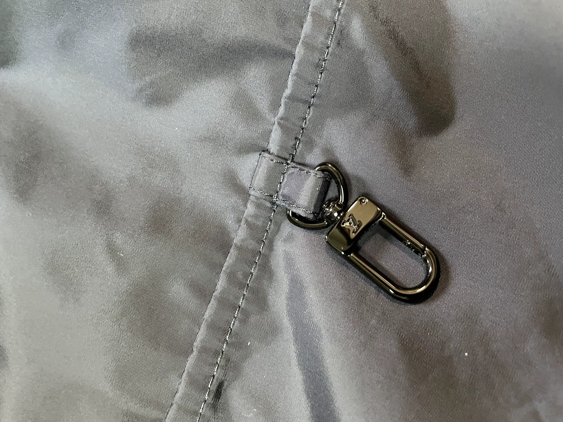 Louis Vuitton louis vuitton waterproof outdoor jacket in navy Size US L / EU 52-54 / 3 - 3 Thumbnail