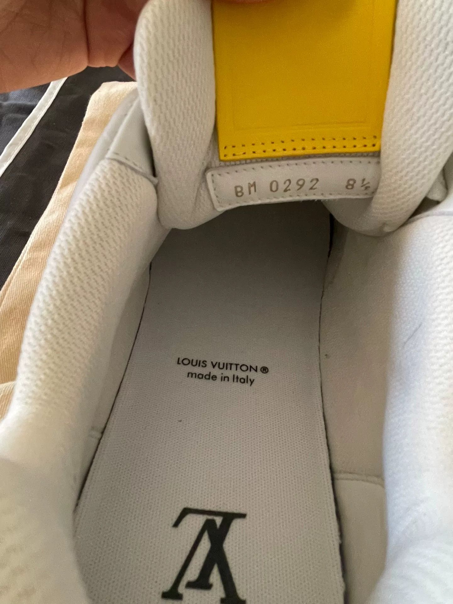 Louis Vuitton lv trainer in yellow and white Size US 8.5 / EU 41-42 - 4 Thumbnail