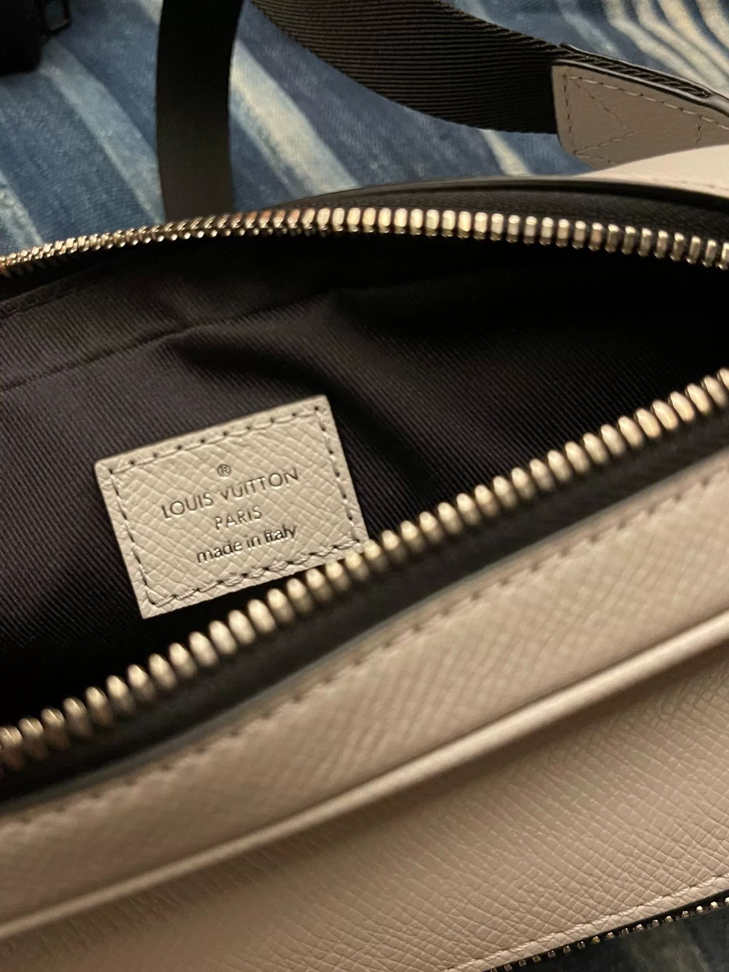 Louis Vuitton lv outdoor waist bag in gray-white Size ONE SIZE - 3 Thumbnail
