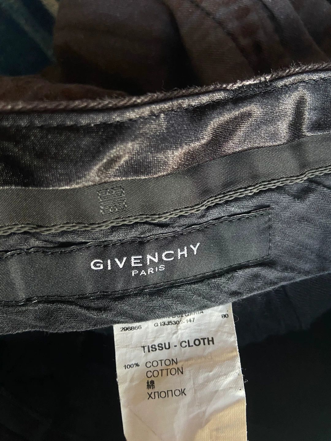 Givenchy givenchy printed shorts with artistic design Size US 31 - 4 Thumbnail