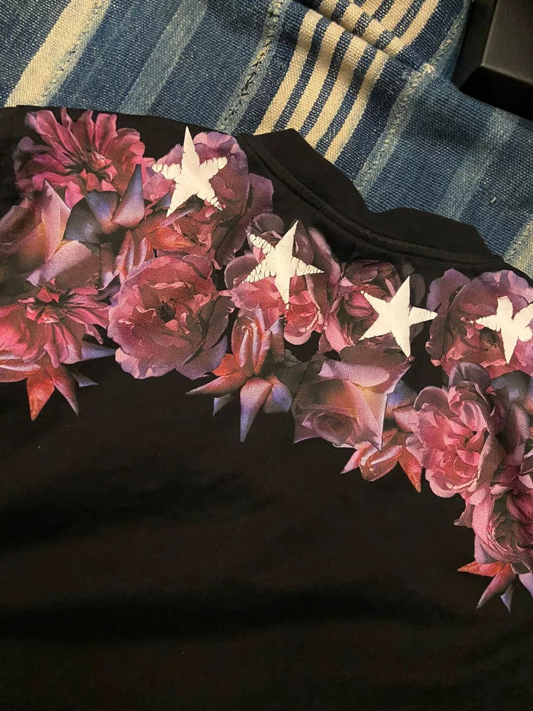 Givenchy givenchy floral star design black t-shirt Size XS / US 0-2 / IT 36-38 - 4 Thumbnail