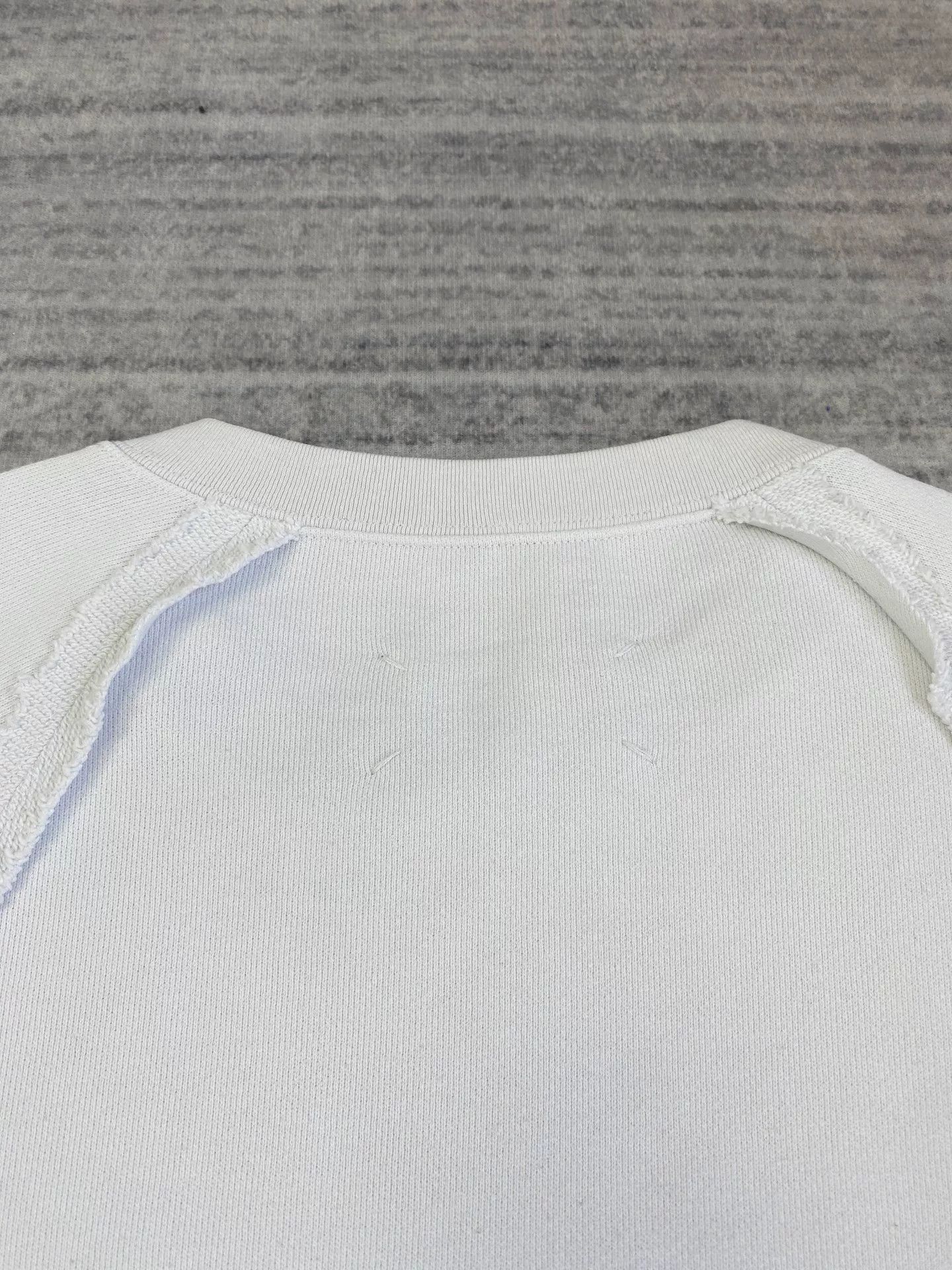 Maison Margiela maison margiela black and white sweatshirt Size US L / EU 52-54 / 3 - 4 Thumbnail