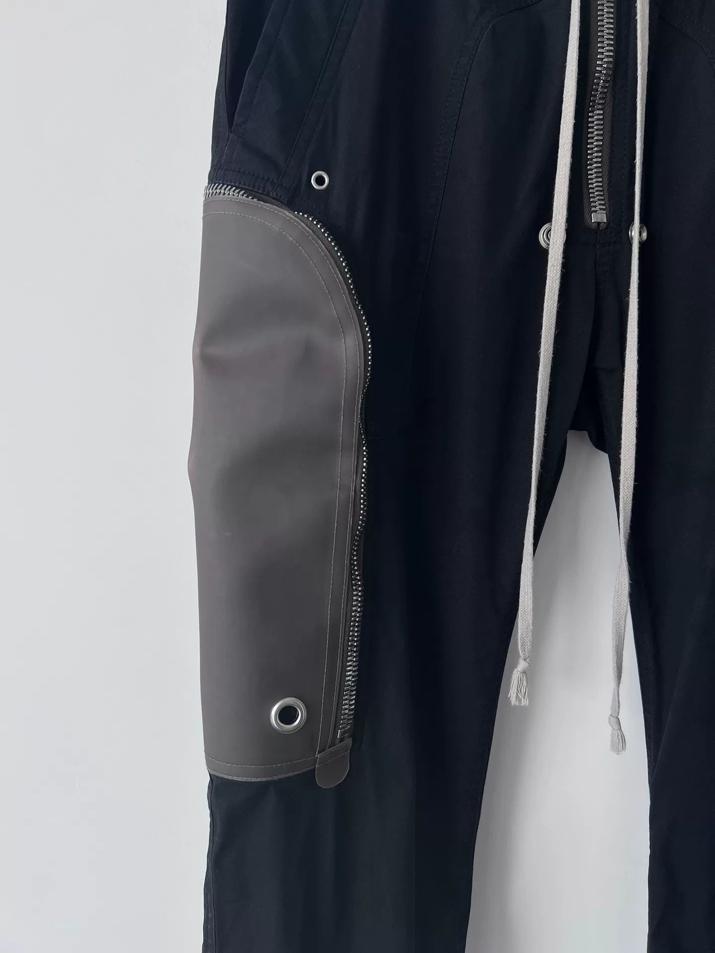 Rick Owens rick owens unique zippered long pants Size US 38 / EU 54 - 2 Thumbnail
