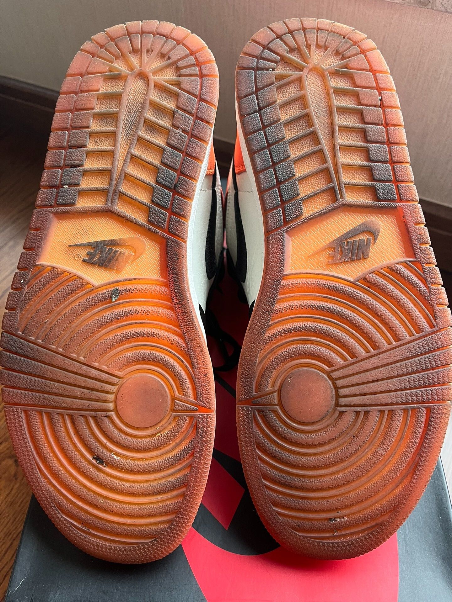 Jordan Brand aj1 silk扣碎 basketball shoes Size US 10.5 / EU 43-44 - 6 Thumbnail