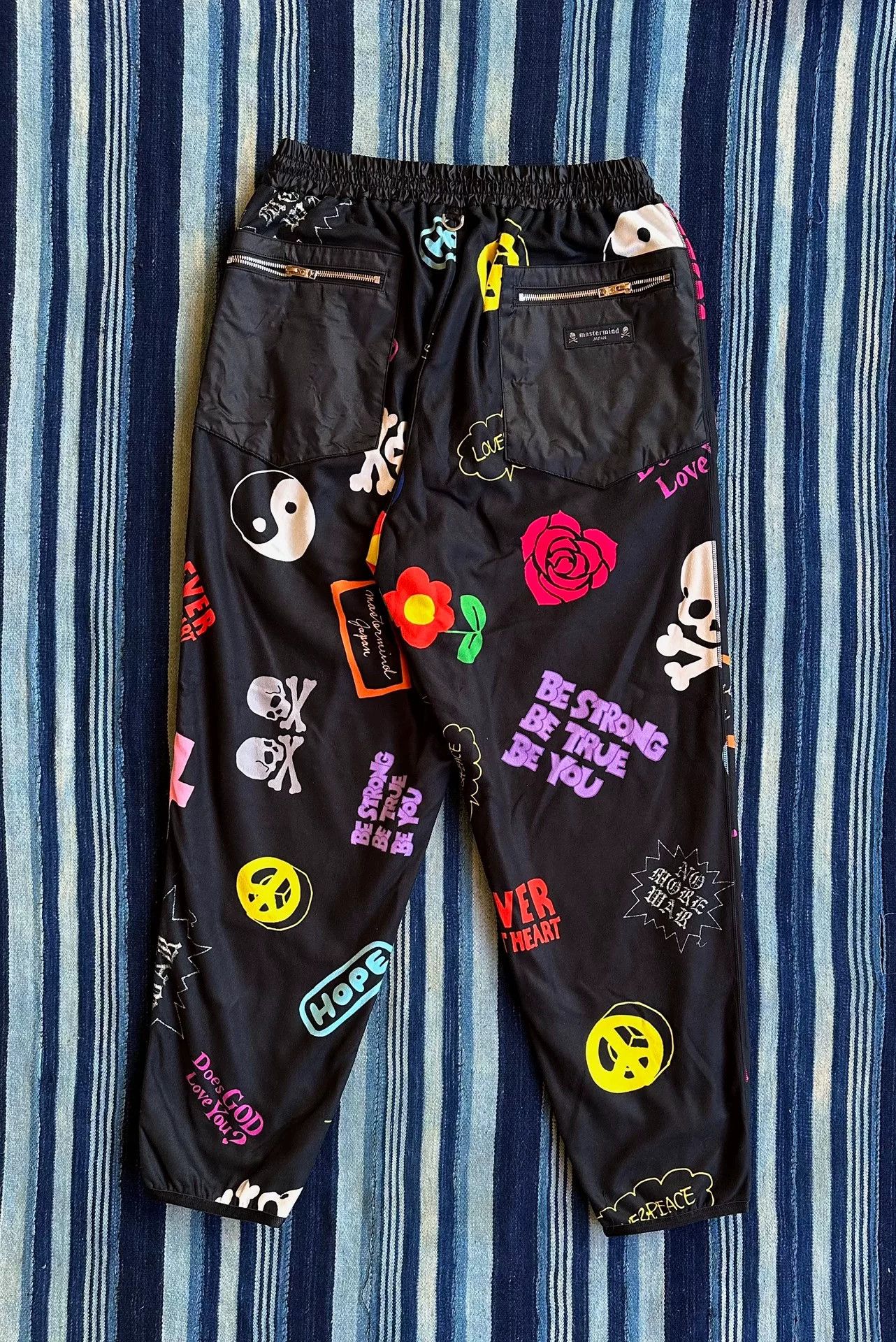 Mastermind Japan mastermind japan black base pants with graphics Size US 34 / EU 50 - 2 Thumbnail