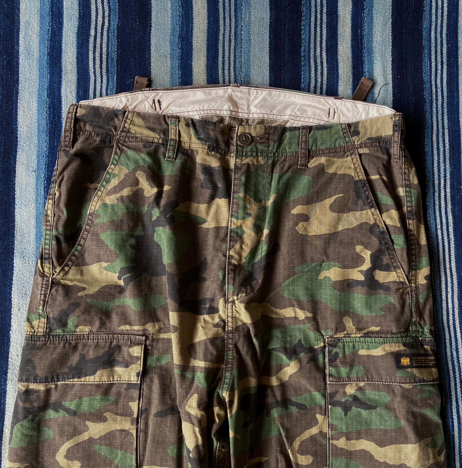 Neighborhood neighborhood camouflage cargo pants Size US 32 / EU 48 - 2 Thumbnail