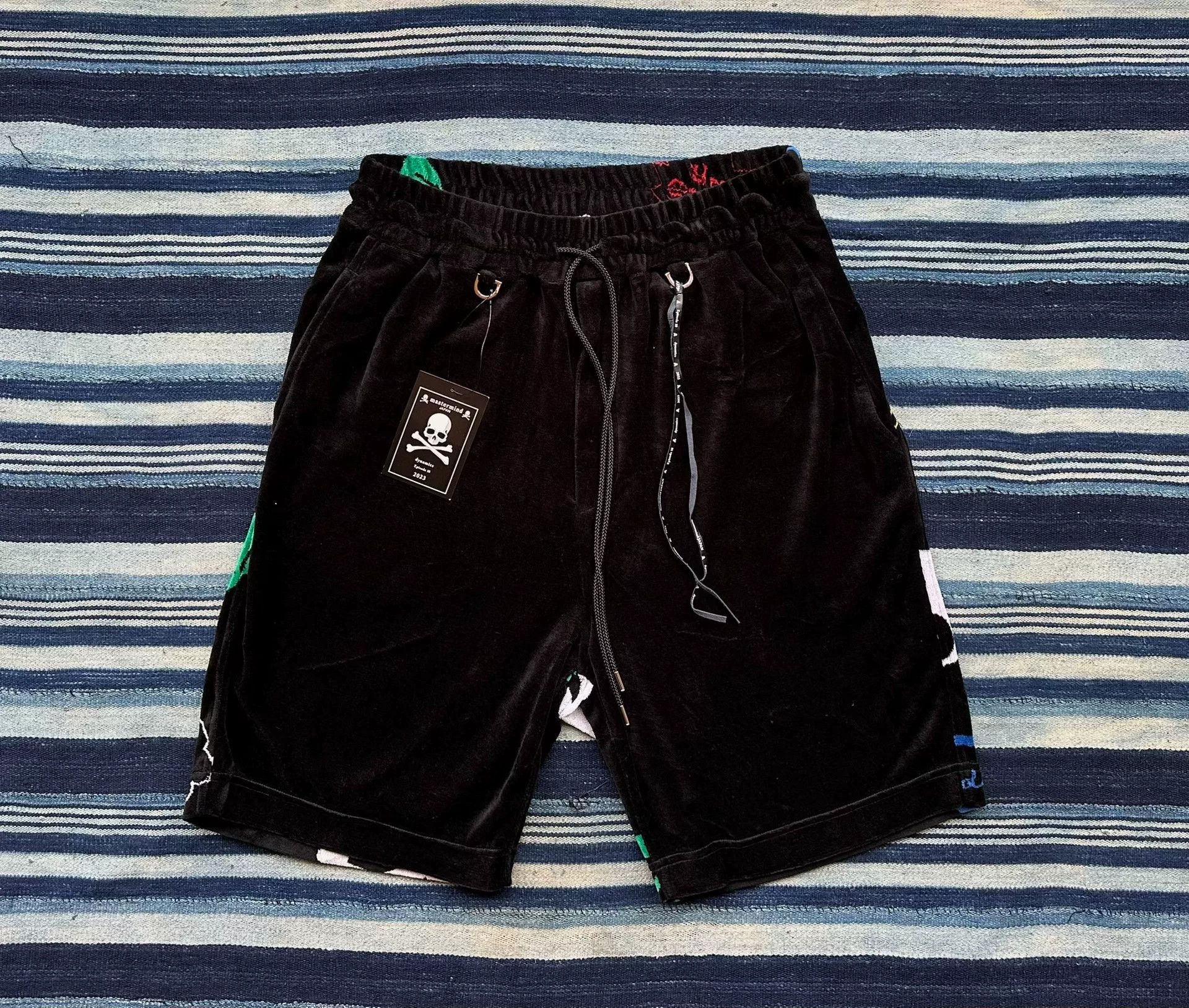 Mastermind Japan mastermind japan velvet skull graffiti shorts Size US 28 / EU 44 - 6 Thumbnail