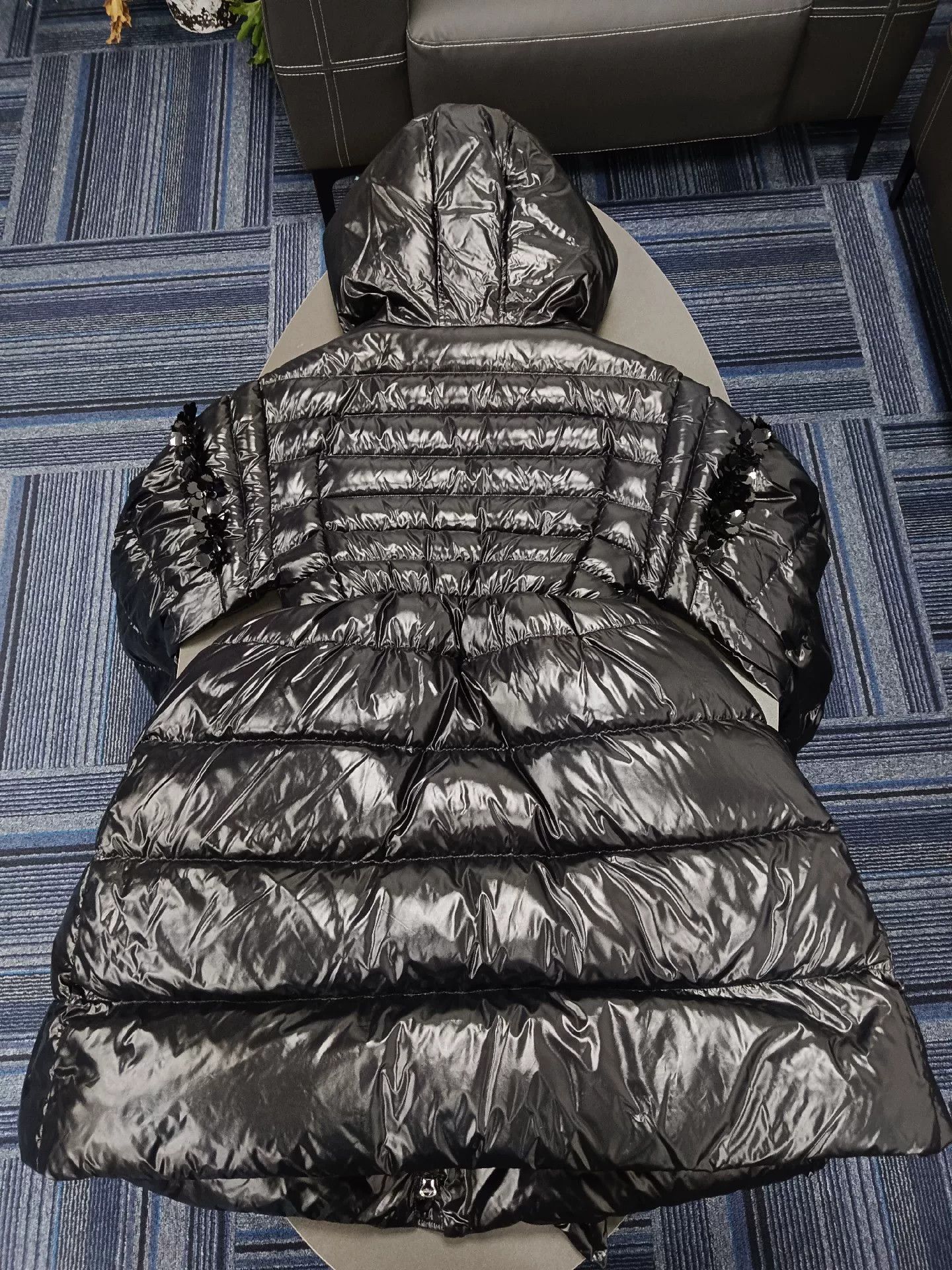 Moncler moncler black logo puffer jacket size 0 Size US XXS / EU 40 - 2 Thumbnail