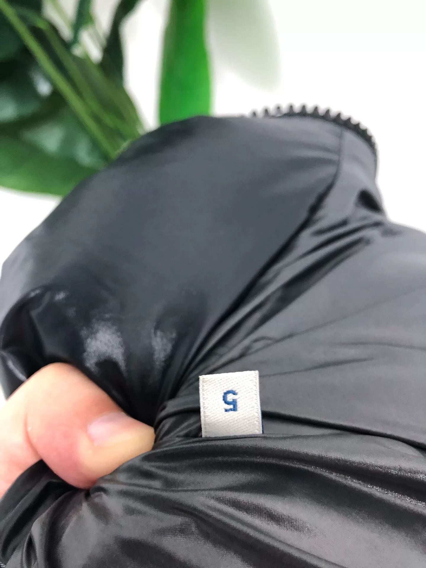 Moncler moncler maya series black down jacket Size US L / EU 52-54 / 3 - 8 Thumbnail