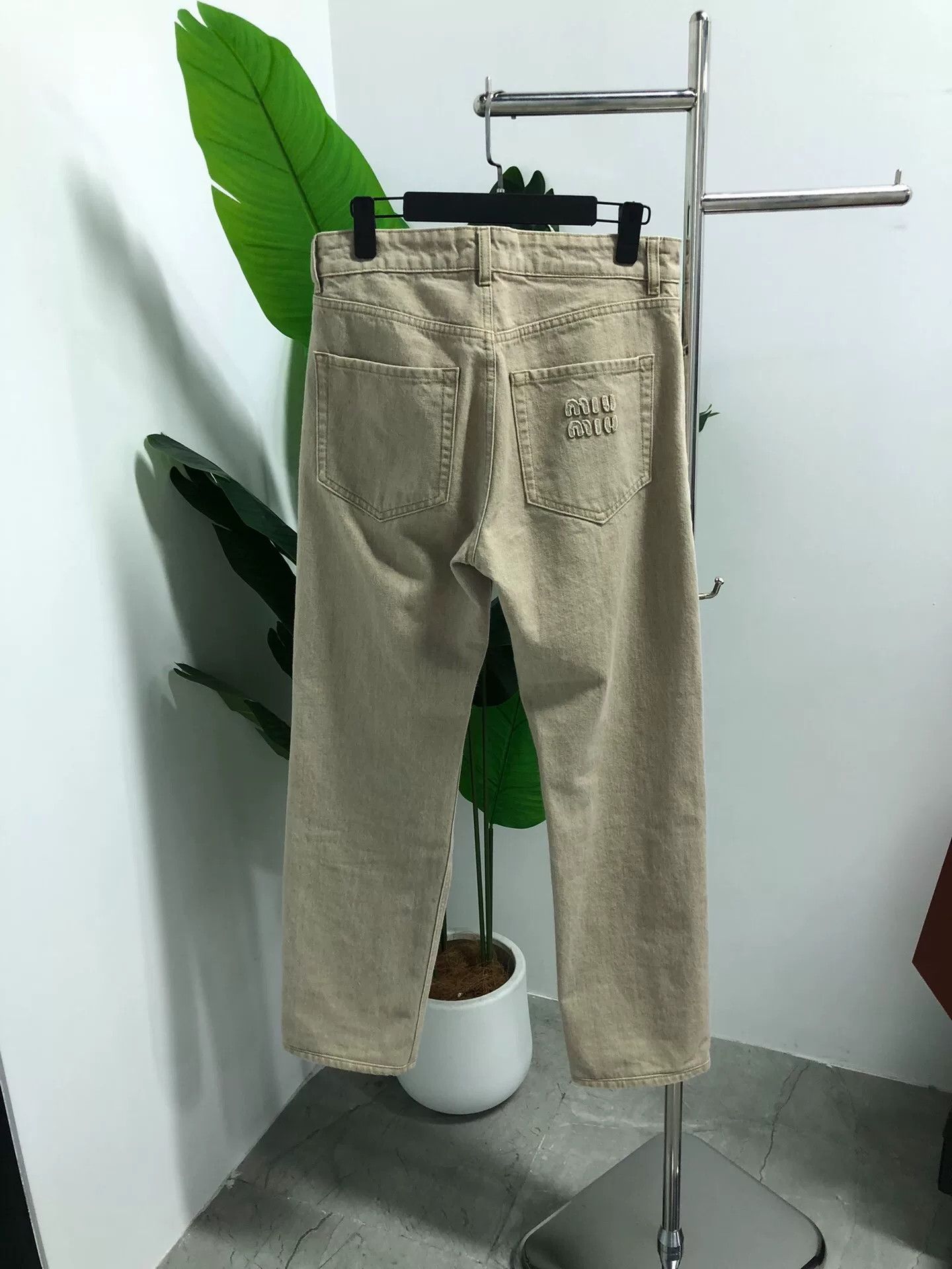 Miu Miu Miu Miu Beige Straight-Leg Denim Pants Size 25" / US 0 / IT 36 - 2 Thumbnail