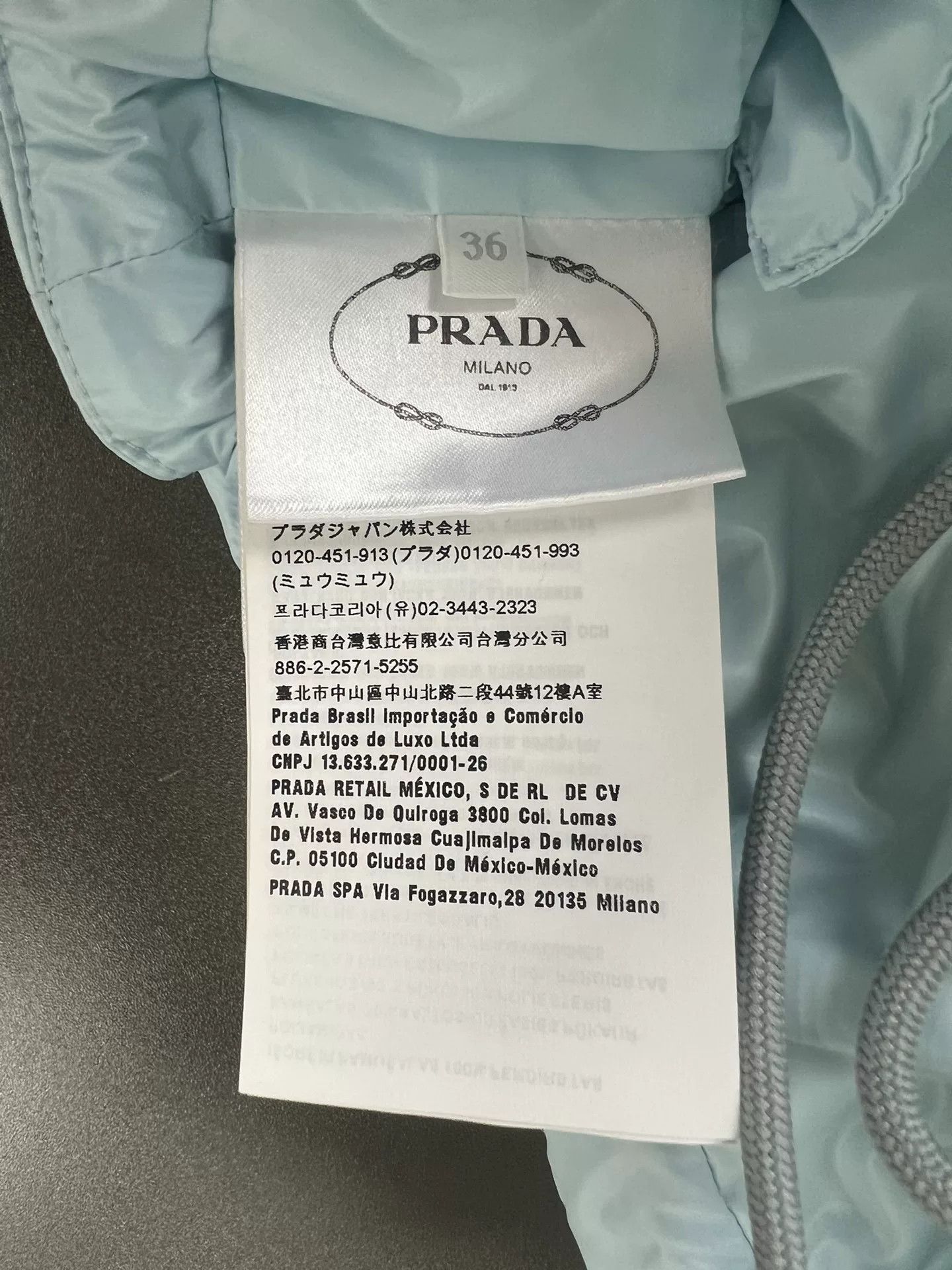 Prada Prada Triangular Logo Puffer Jacket in Sky Blue Size S / US 4 / IT 40 - 4 Thumbnail