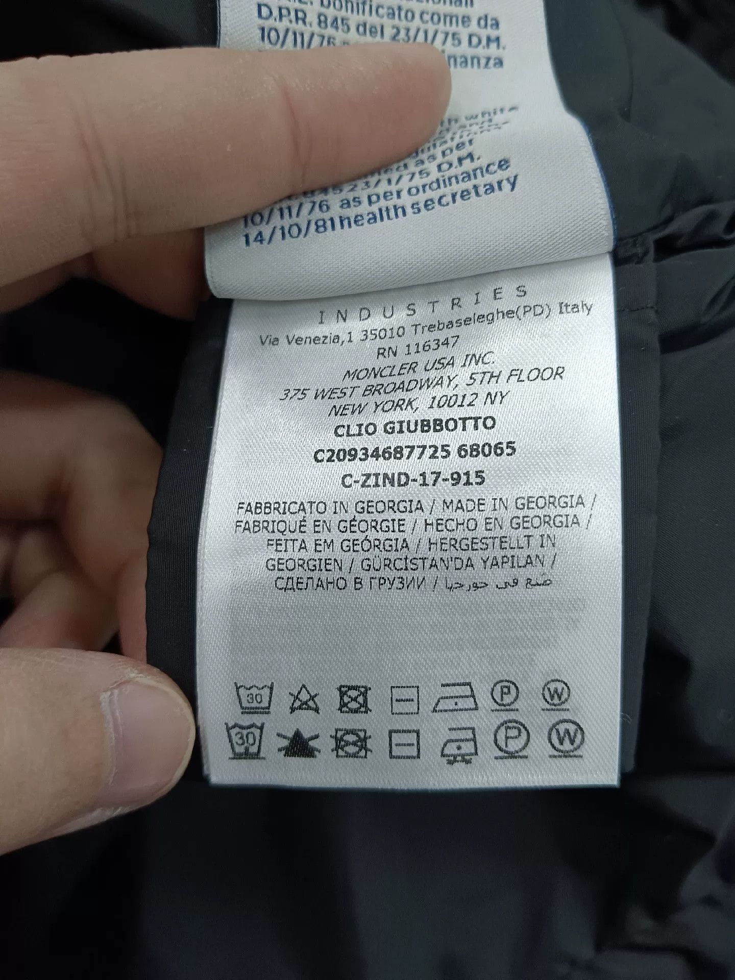 Moncler moncler classic logo down jacket with fur collar Size XS / US 0-2 / IT 36-38 - 4 Thumbnail
