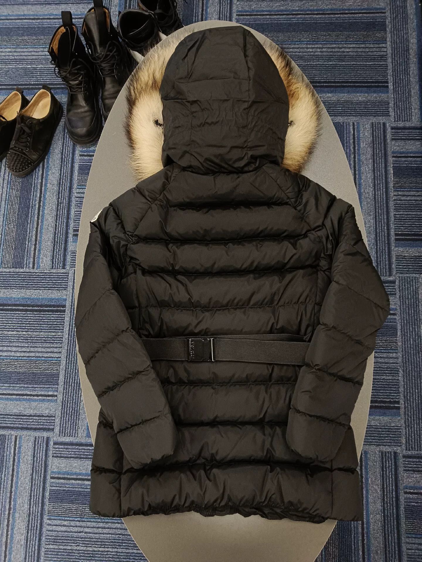 Moncler moncler classic logo down jacket with fur collar Size XS / US 0-2 / IT 36-38 - 2 Thumbnail