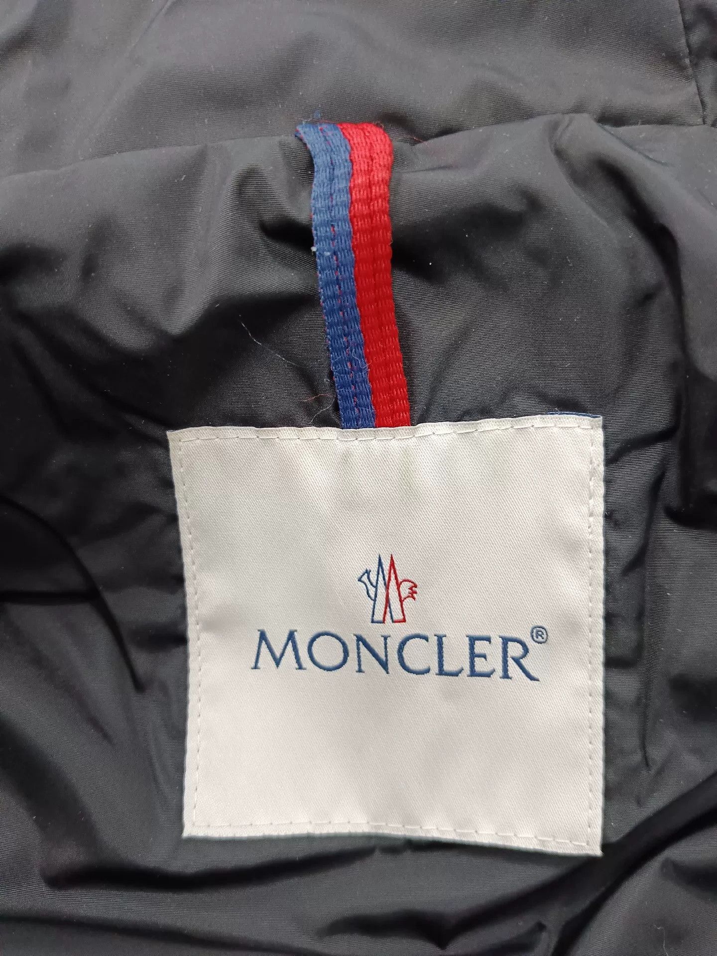 Moncler moncler classic logo down jacket with fur collar Size XS / US 0-2 / IT 36-38 - 7 Thumbnail