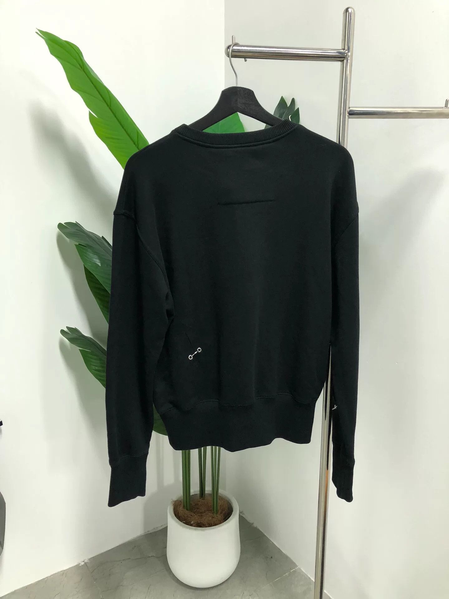 Givenchy givenchy black logo printed sweatshirt for men Size US S / EU 44-46 / 1 - 2 Thumbnail