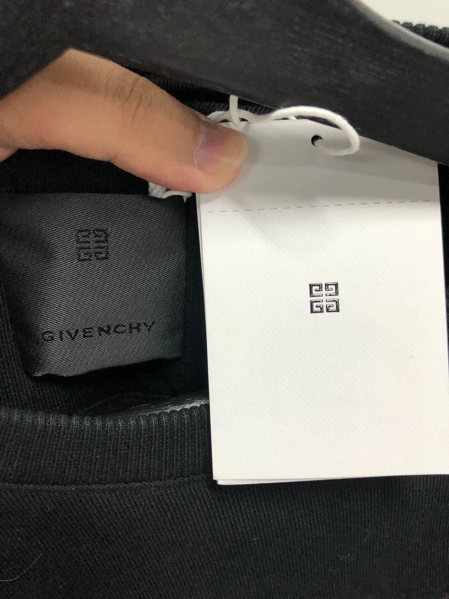 Givenchy givenchy black logo printed sweatshirt for men Size US S / EU 44-46 / 1 - 3 Thumbnail