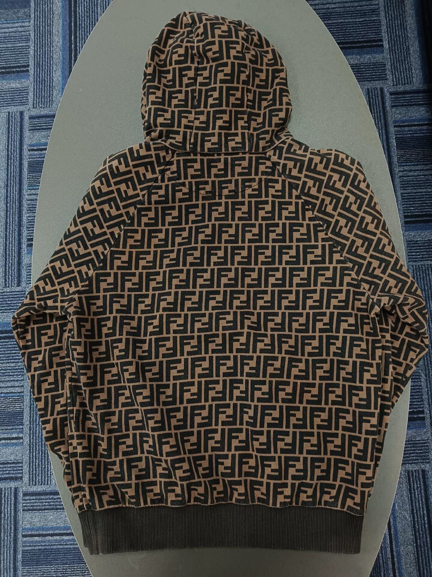 Fendi fendi logo printed hoodie in brown Size US S / EU 44-46 / 1 - 2 Thumbnail
