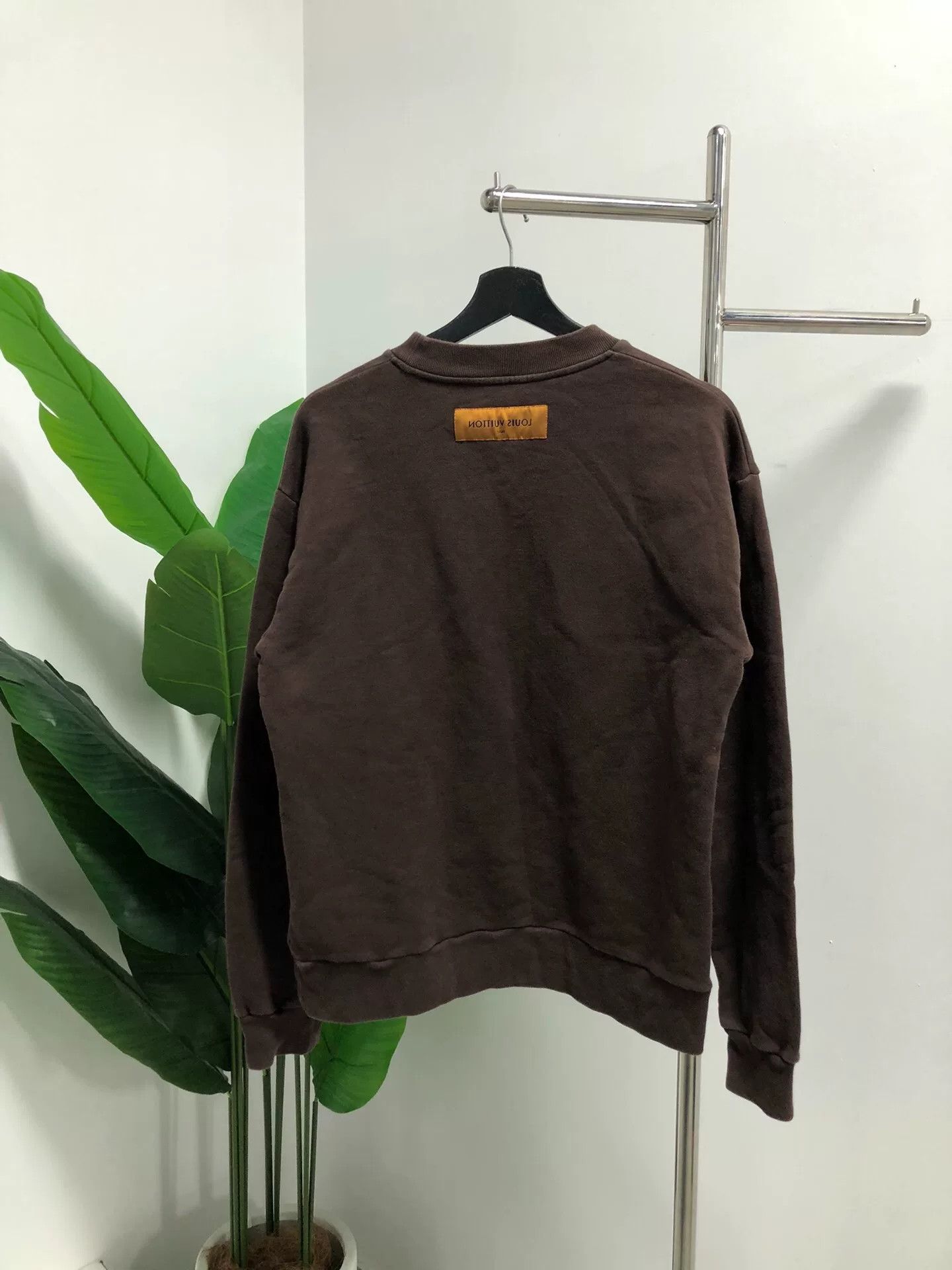 Louis Vuitton brown louis vuitton logo sweatshirt for men Size US M / EU 48-50 / 2 - 2 Thumbnail