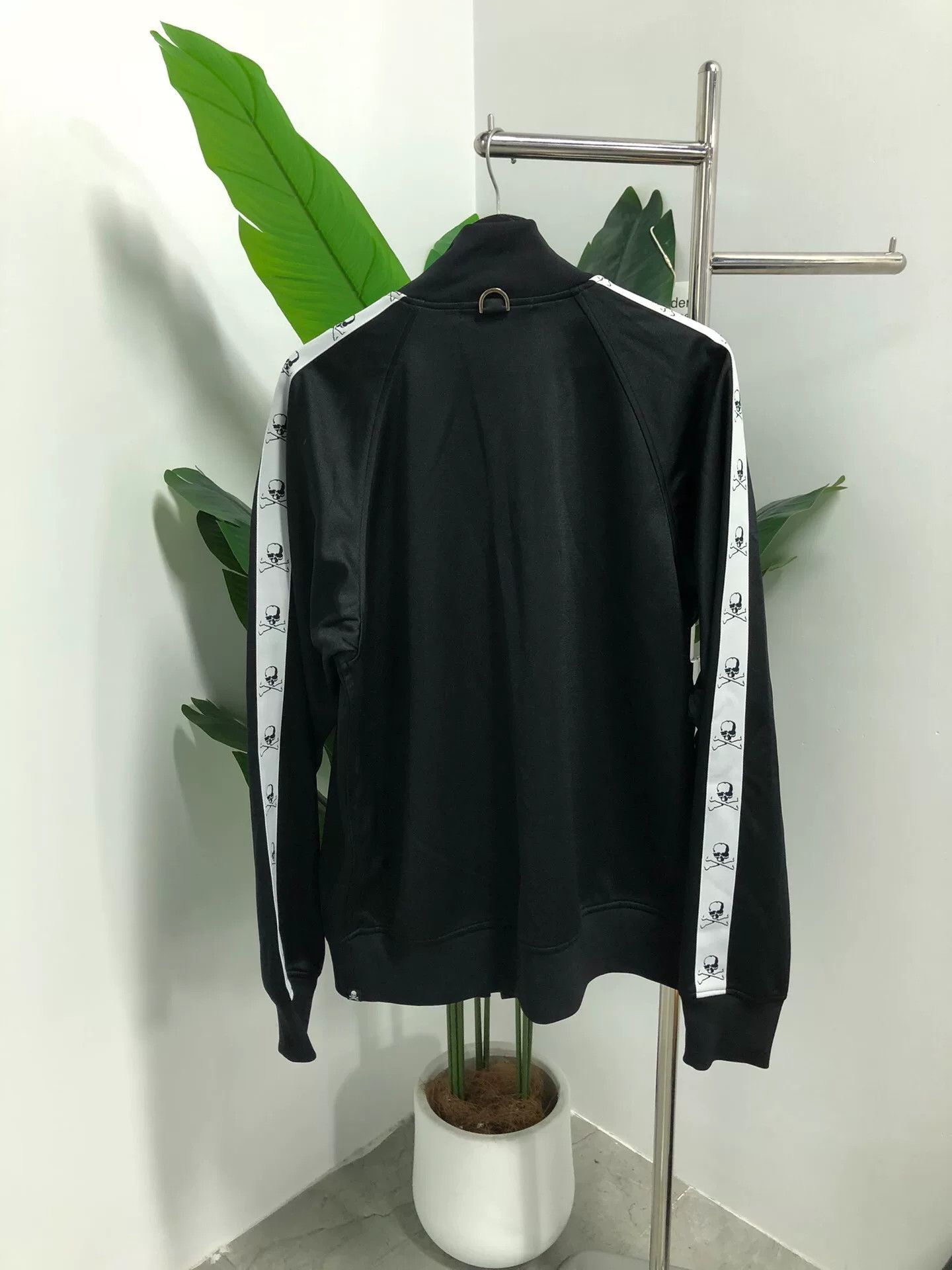 Mastermind Japan mastermind world skull print sweatshirt size L Size US L / EU 52-54 / 3 - 2 Thumbnail