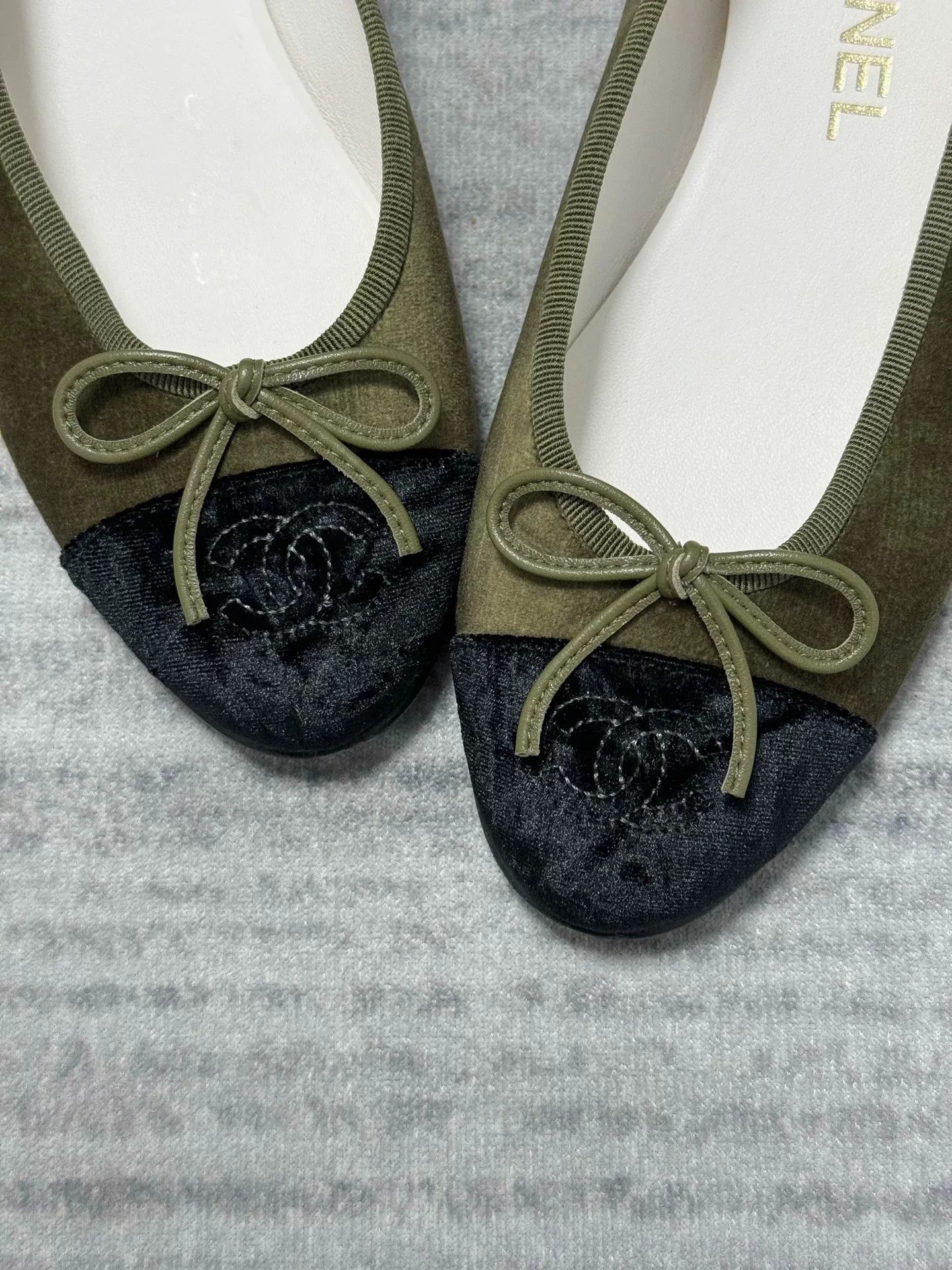 Chanel Chanel Velvet Ballerina Slingbacks with Bow Size US 6.5 / IT 36.5 - 7 Thumbnail