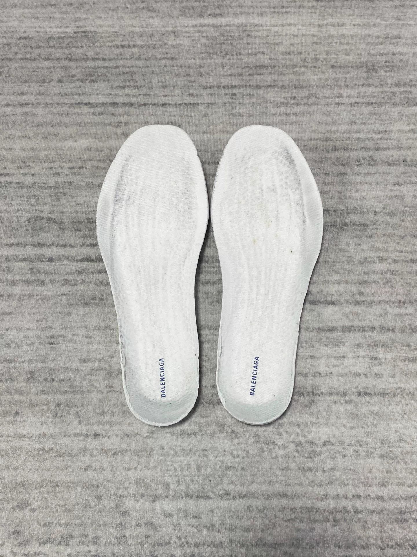 Balenciaga Balenciaga White Blue Thick Sole Dad Sneakers Size US 8 / EU 41 - 9 Thumbnail