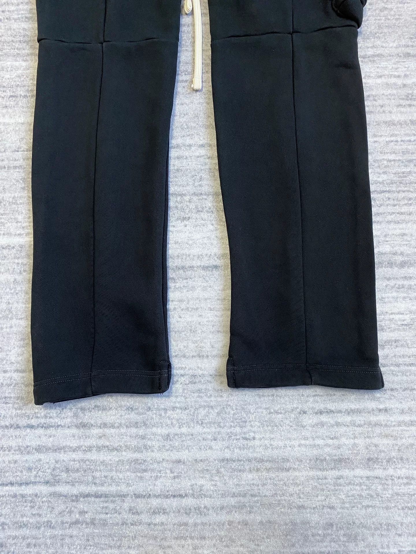 Far Afield black 3D pocket pants with flared hem Size 23" - 6 Thumbnail