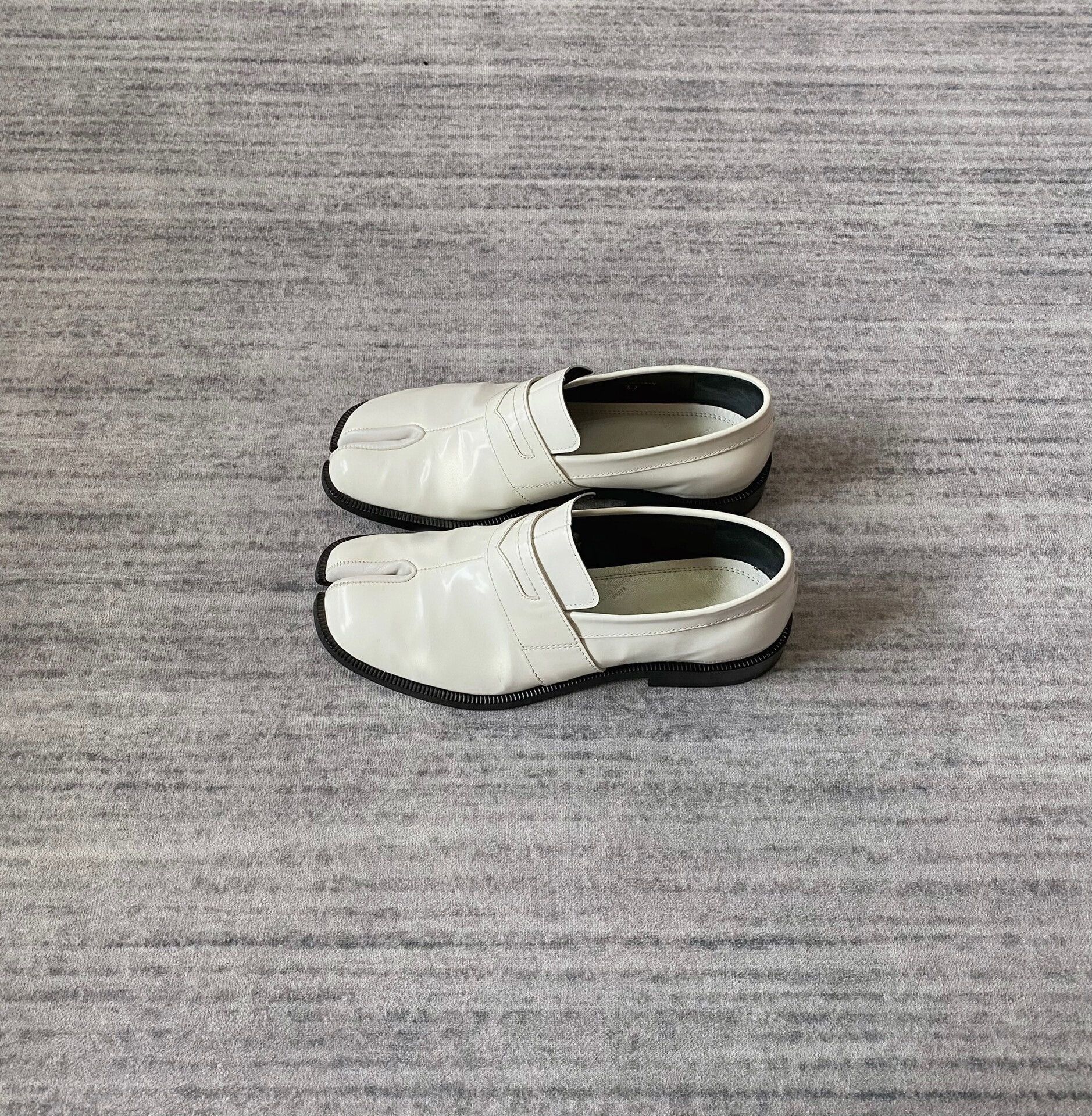Maison Margiela maison margiela tabi leather loafers Size US 6 / EU 39 - 3 Thumbnail