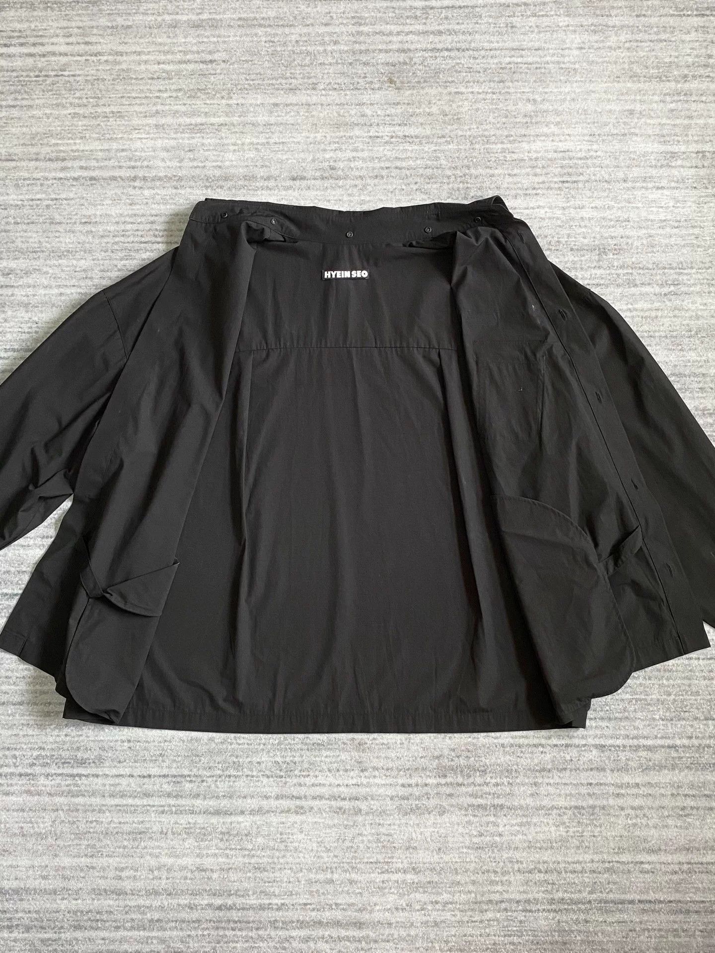 Hyein Seo black pocket shirt with hidden buttons Size US M / EU 48-50 / 2 - 3 Thumbnail