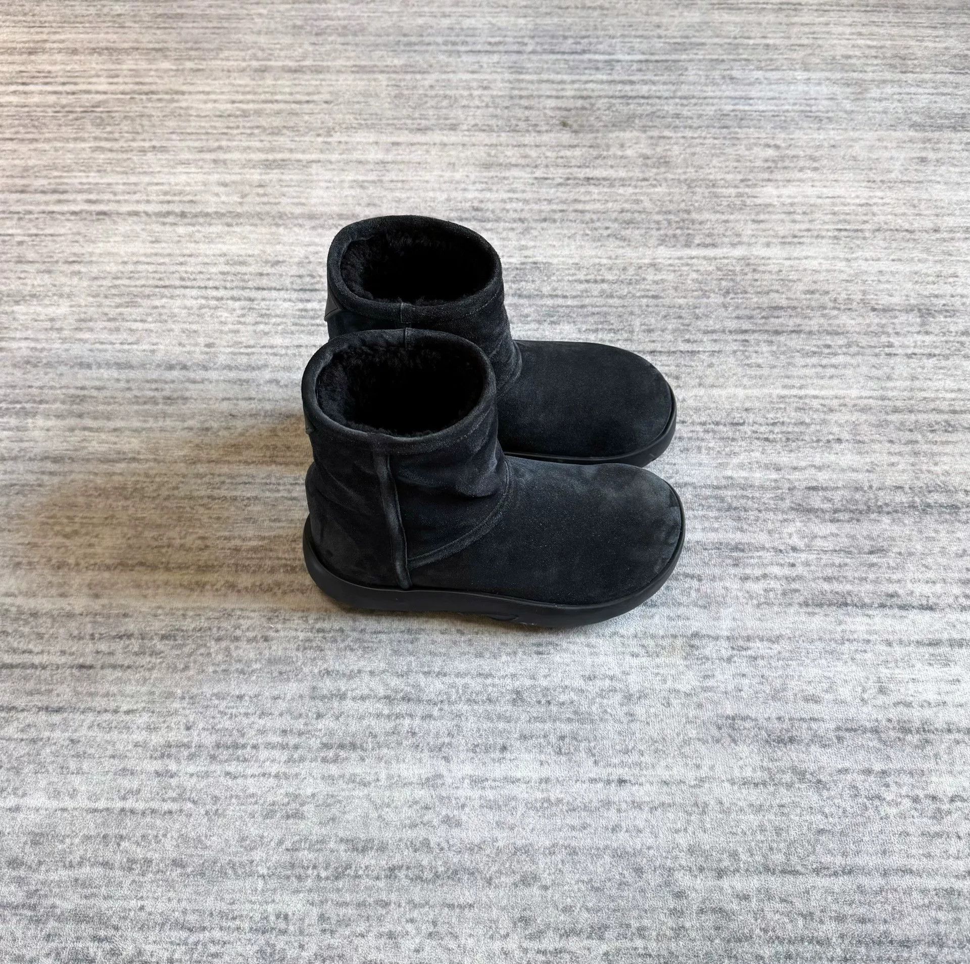 Bottega Veneta Bottega Veneta Plush Sole Short Boots Size US 6 / IT 36 - 2 Thumbnail