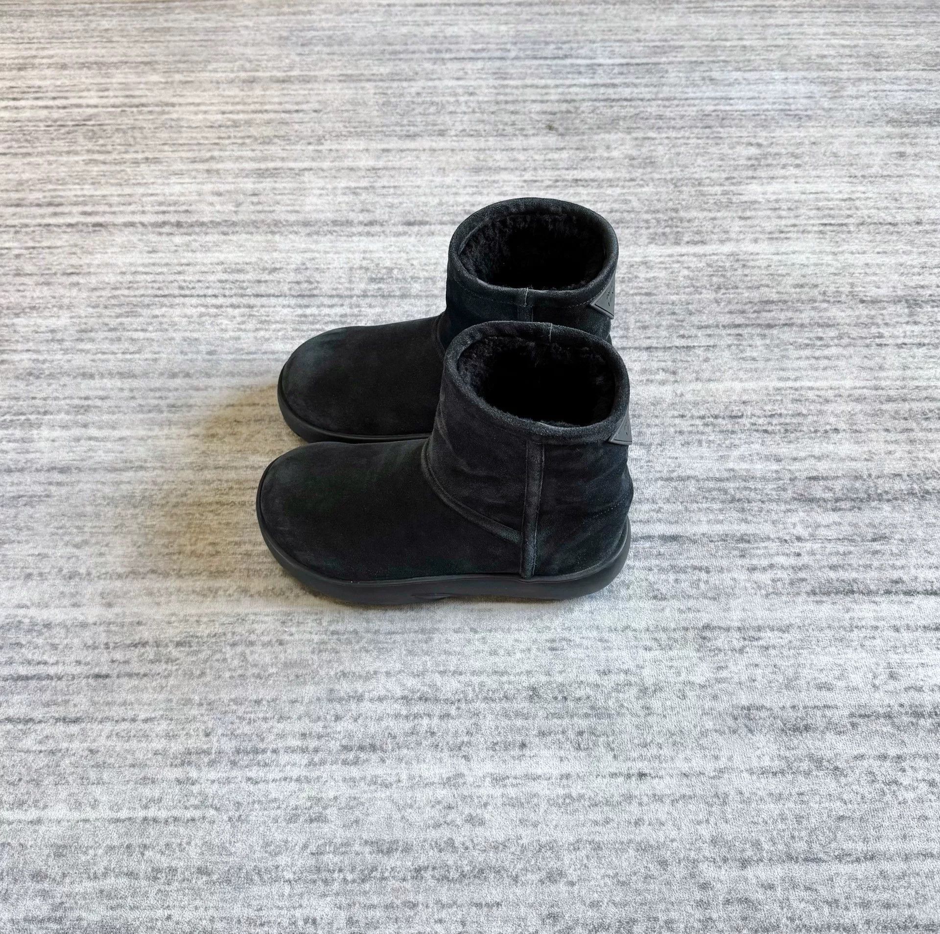 Bottega Veneta Bottega Veneta Plush Sole Short Boots Size US 6 / IT 36 - 3 Thumbnail