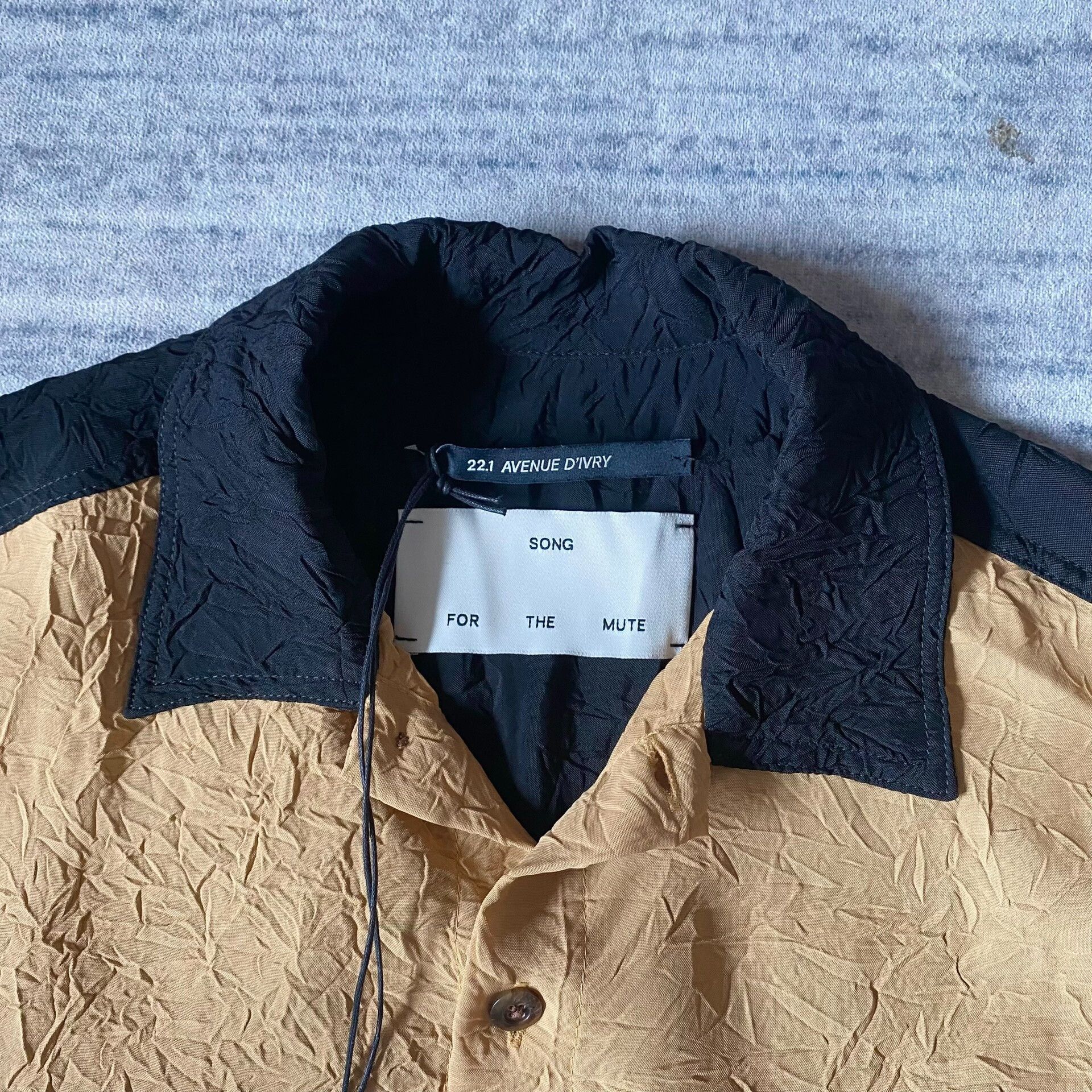 Song For The Mute black and yellow short sleeve Hawaiian shirt Size US M / EU 48-50 / 2 - 4 Thumbnail