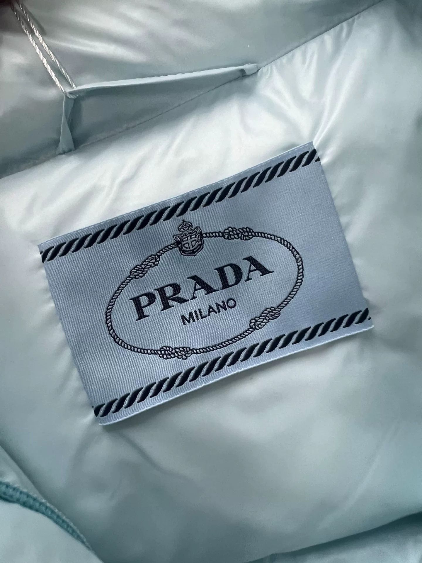 Prada prada triangle logo puffer jacket baby blue Size S / US 4 / IT 40 - 5 Thumbnail