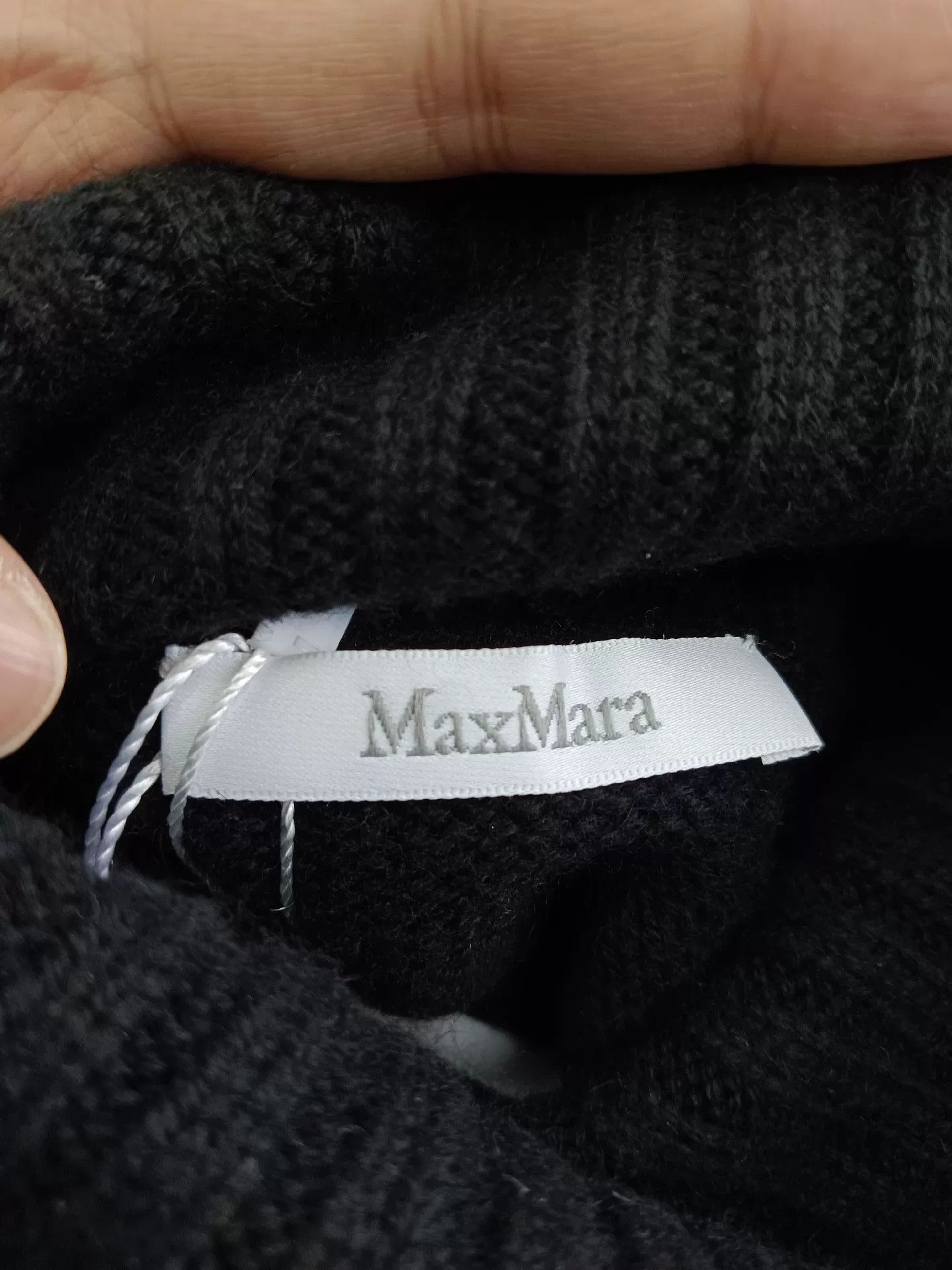Max Mara MaxMara Black Knitted Sleeveless Sweater Size M / US 6-8 / IT 42-44 - 3 Thumbnail