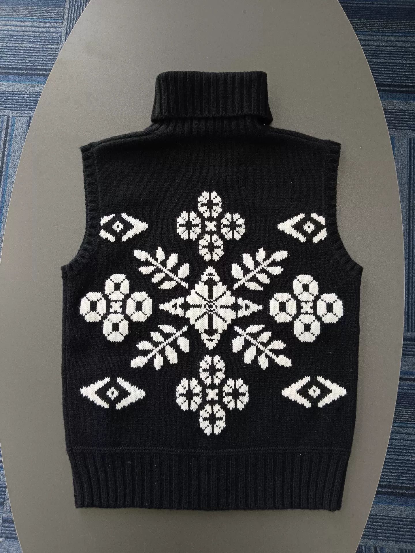Max Mara MaxMara Black Knitted Sleeveless Sweater Size M / US 6-8 / IT 42-44 - 2 Thumbnail