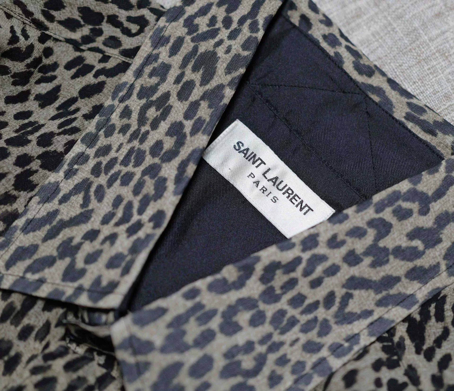 Saint Laurent Paris saint laurent oversized leopard print silk shirt Size S / US 4 / IT 40 - 3 Thumbnail