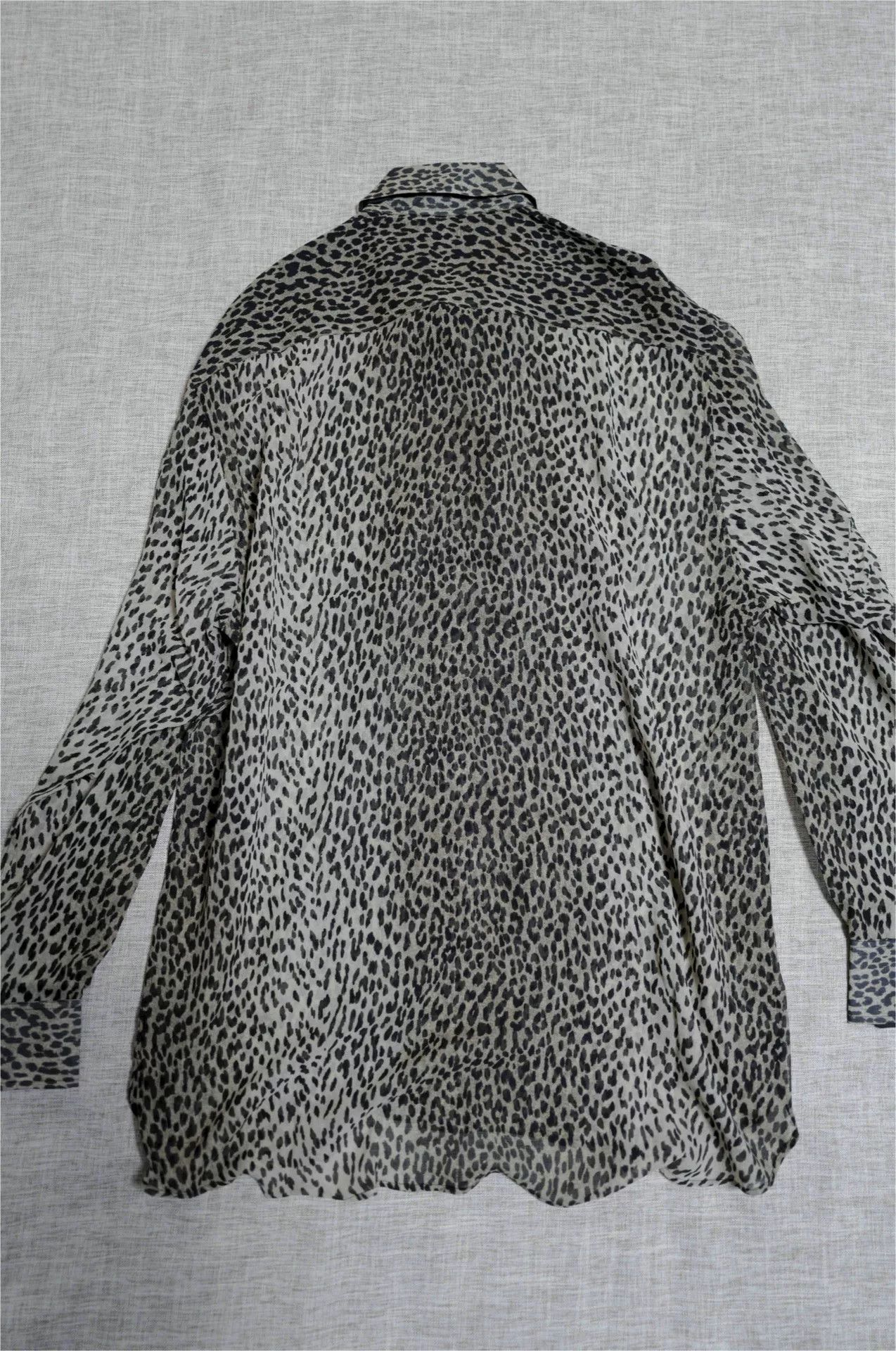 Saint Laurent Paris saint laurent oversized leopard print silk shirt Size S / US 4 / IT 40 - 2 Thumbnail