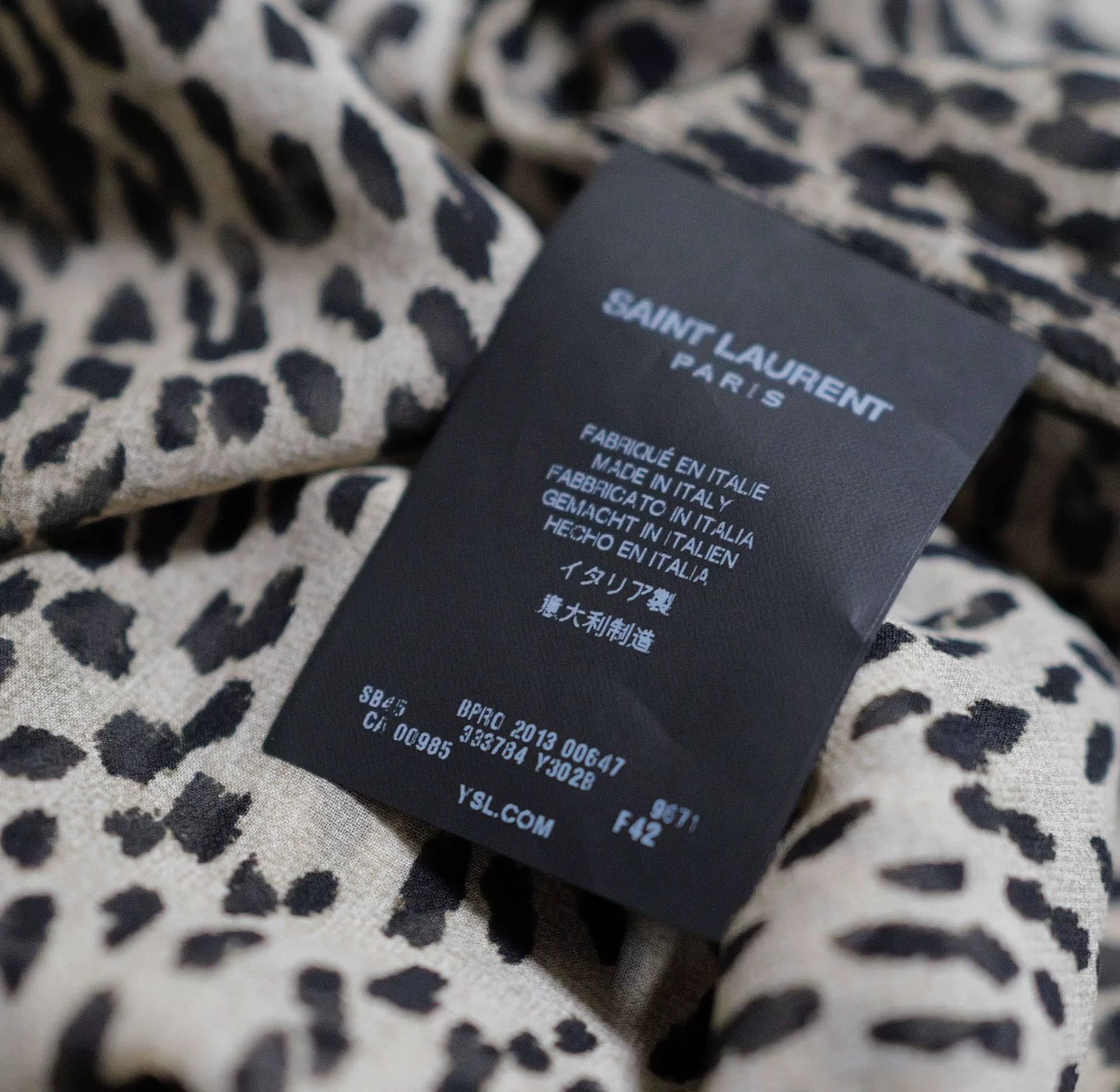Saint Laurent Paris saint laurent oversized leopard print silk shirt Size S / US 4 / IT 40 - 4 Thumbnail