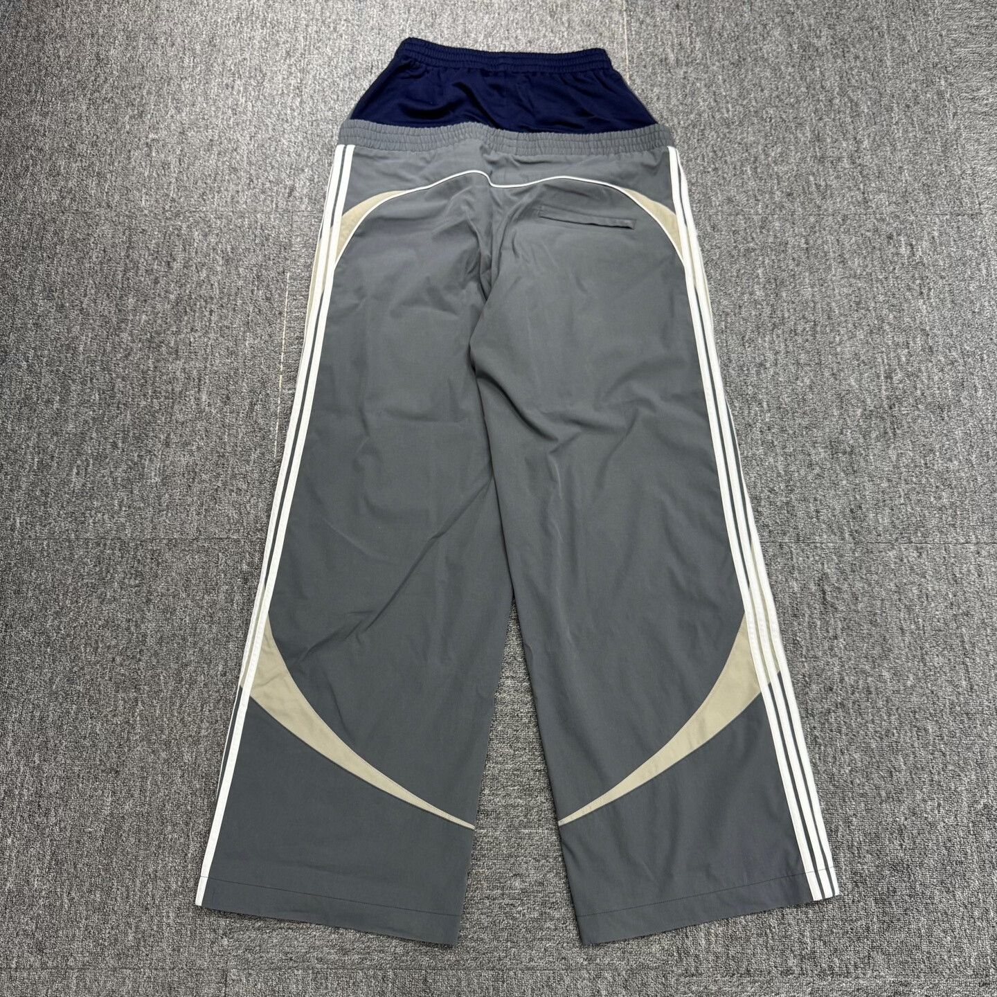 Balenciaga Balenciaga Two-Layer Sports Pants in Gray Size US 26 / EU 42 - 2 Thumbnail