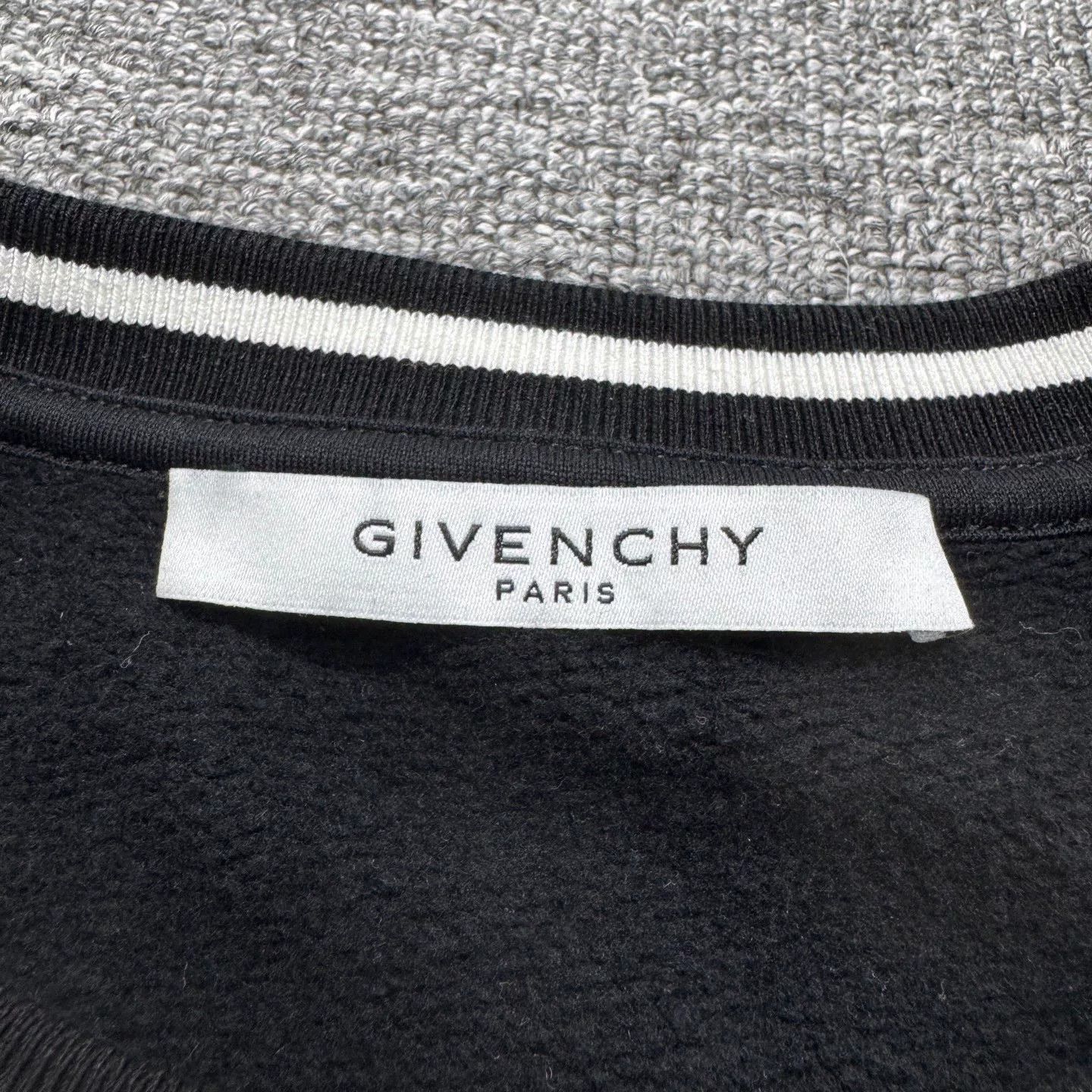 Givenchy Givenchy Embroidered Letter Short Sleeve Shirt Size US S / EU 44-46 / 1 - 3 Thumbnail