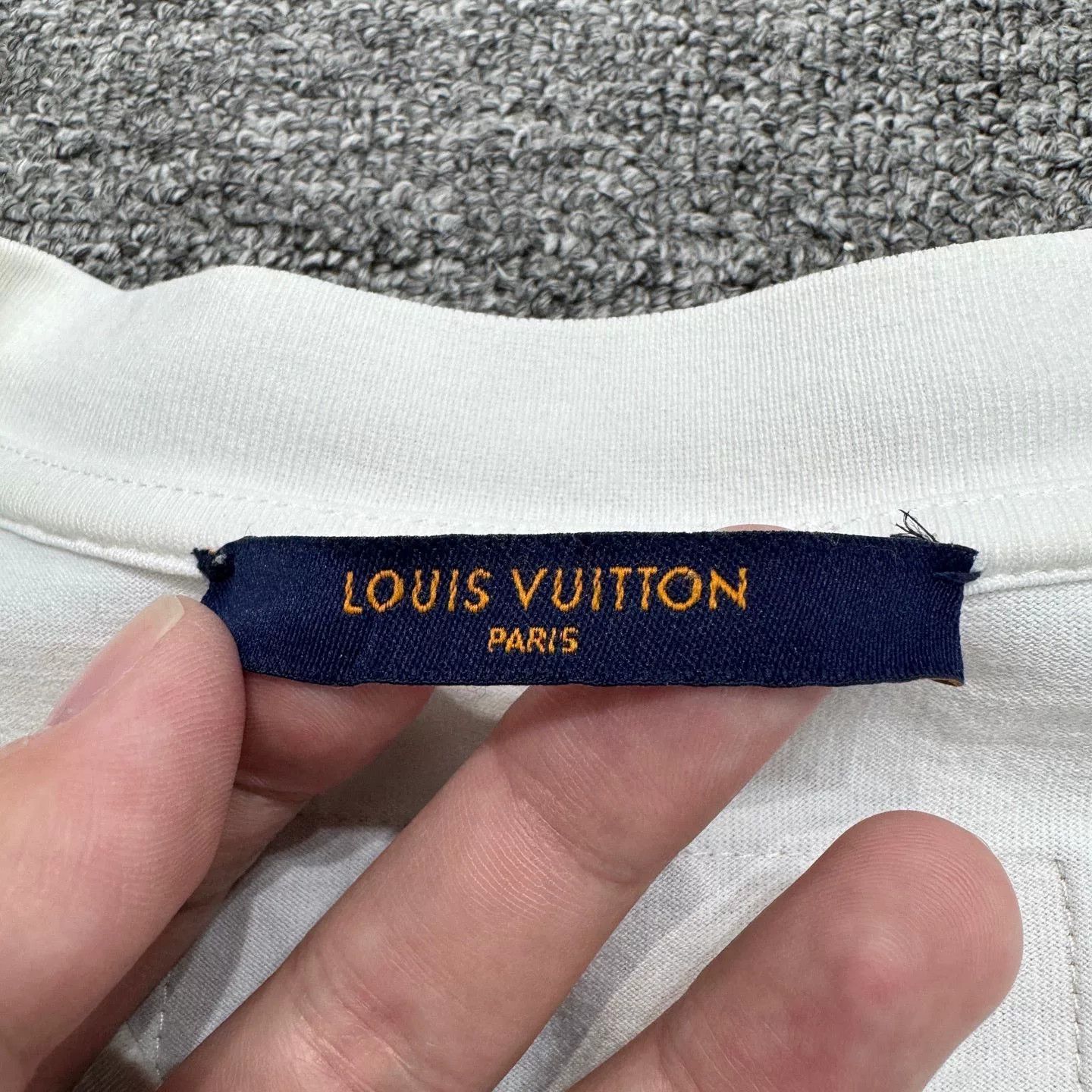 Louis Vuitton louis vuitton embroidered short sleeve shirt Size US M / EU 48-50 / 2 - 3 Thumbnail