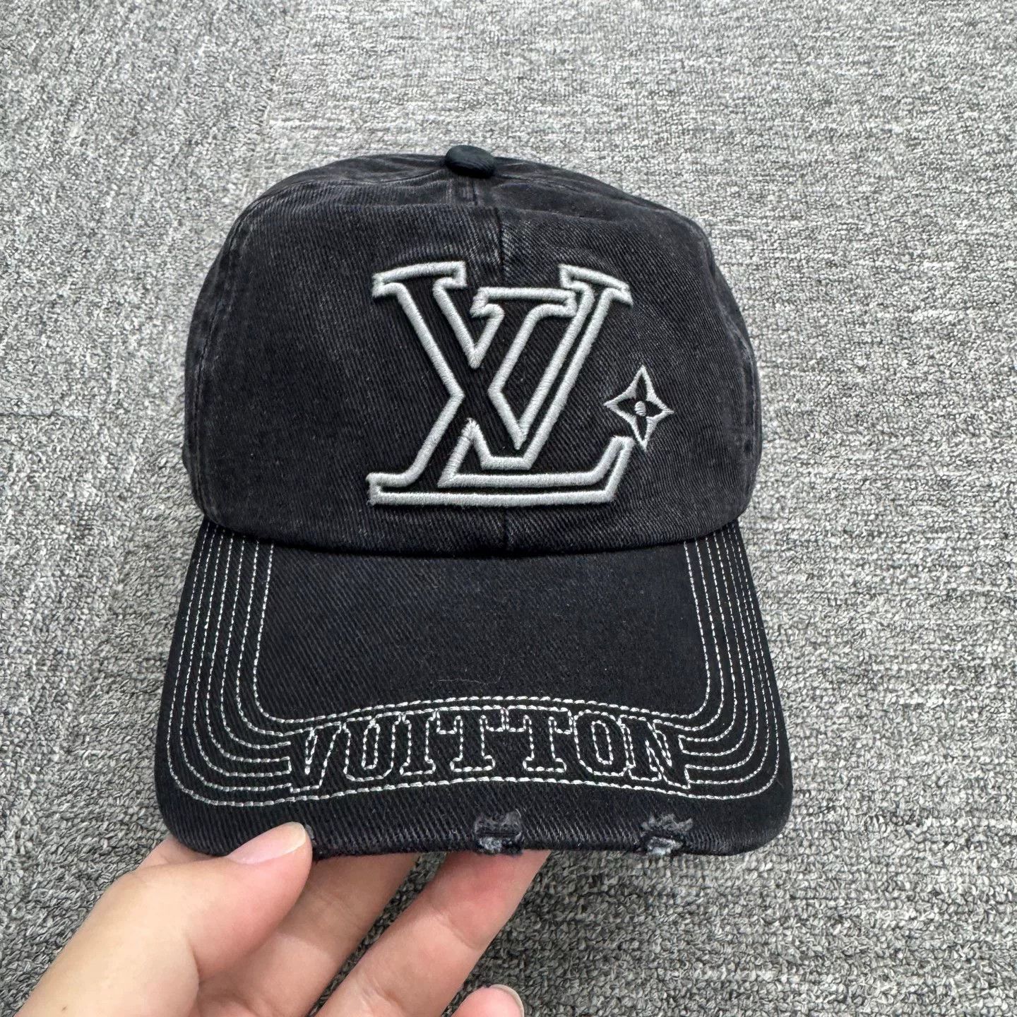Louis Vuitton louis vuitton embroidered logo baseball cap Size ONE SIZE - 2 Thumbnail