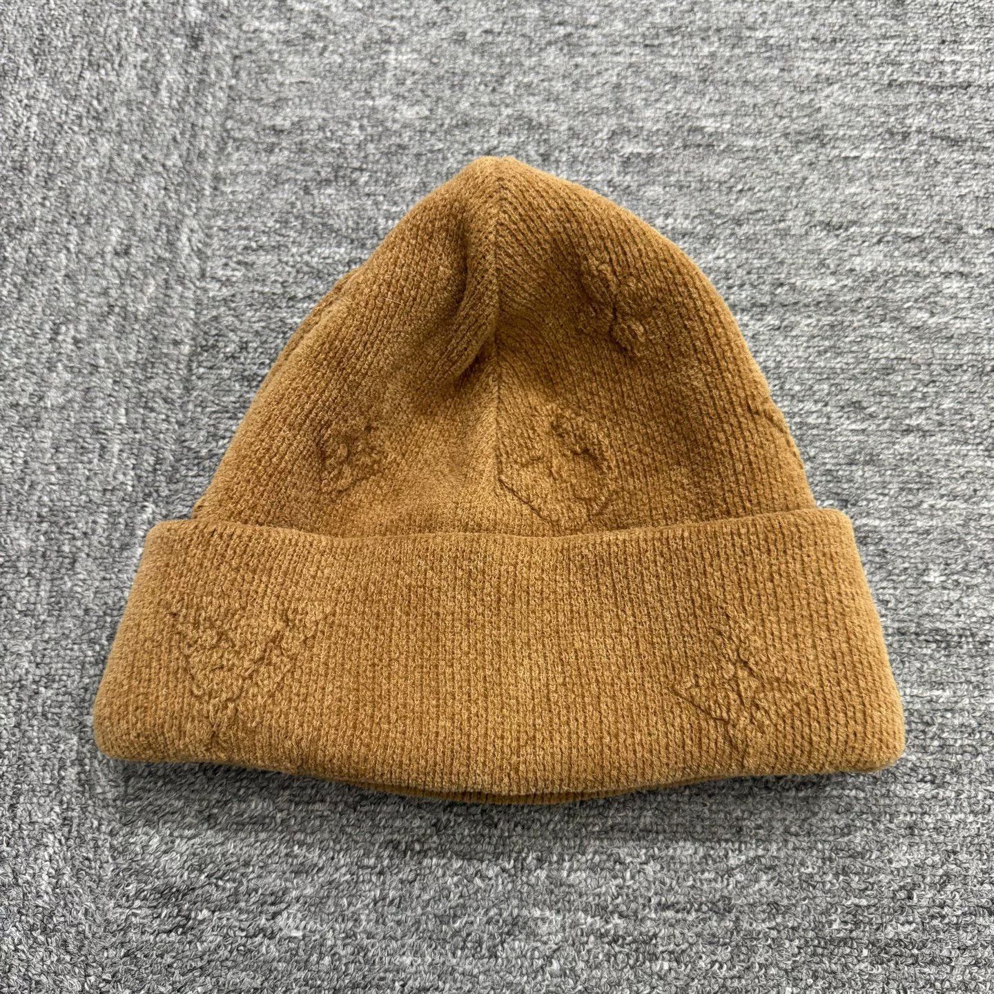 Louis Vuitton louis vuitton brown knit beanie hat Size ONE SIZE - 3 Thumbnail