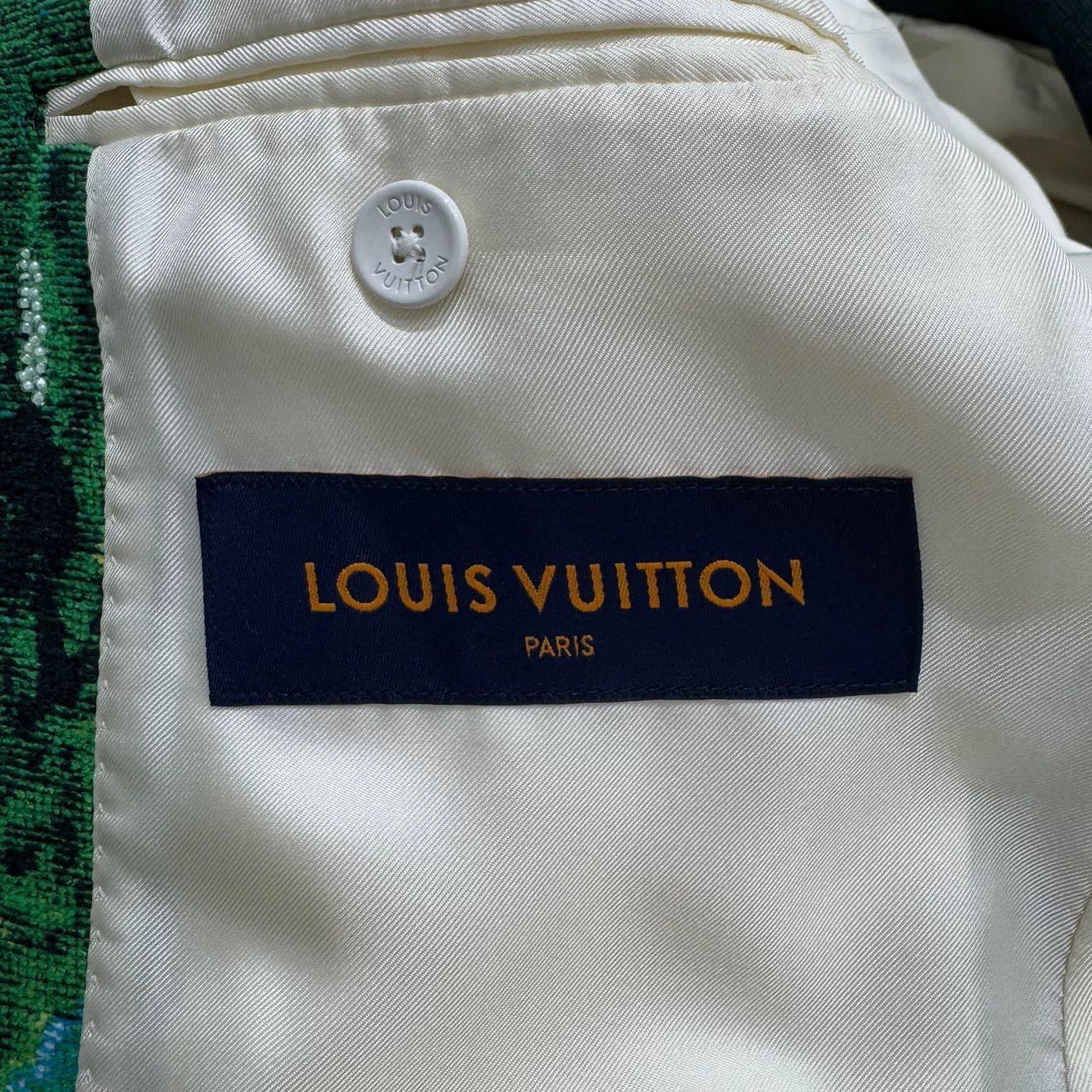 Louis Vuitton louis vuitton floral velvet suit jacket Size US M / EU 48-50 / 2 - 3 Thumbnail