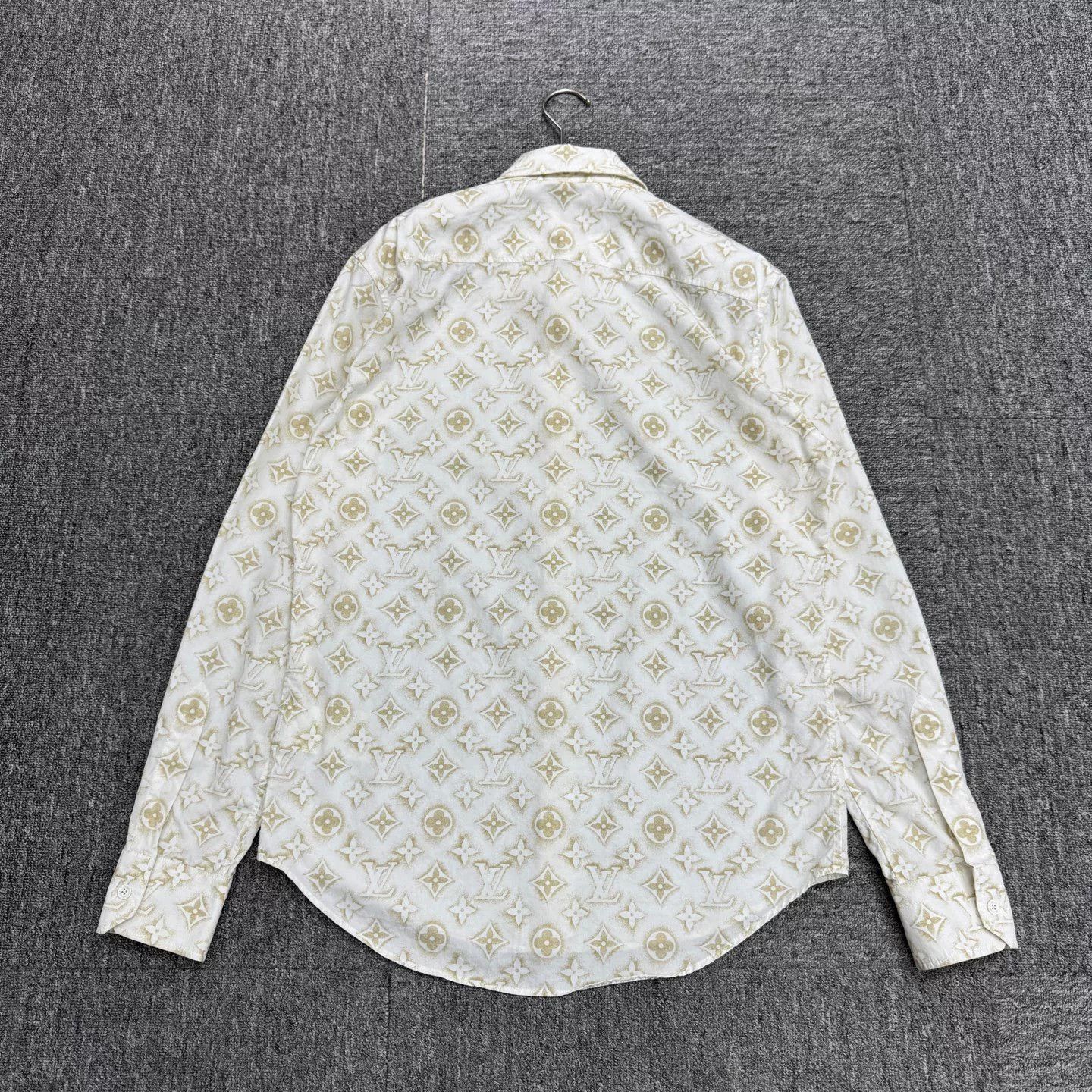 Louis Vuitton louis vuitton monogram long sleeve shirt Size US S / EU 44-46 / 1 - 2 Thumbnail