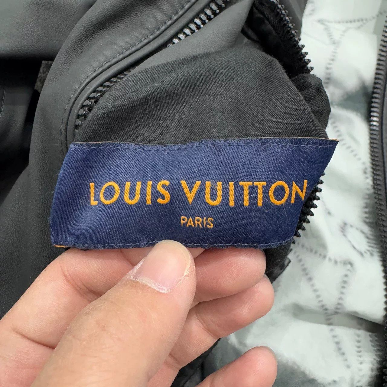 Louis Vuitton louis vuitton reversible ink flower leather jacket Size US L / EU 52-54 / 3 - 5 Thumbnail