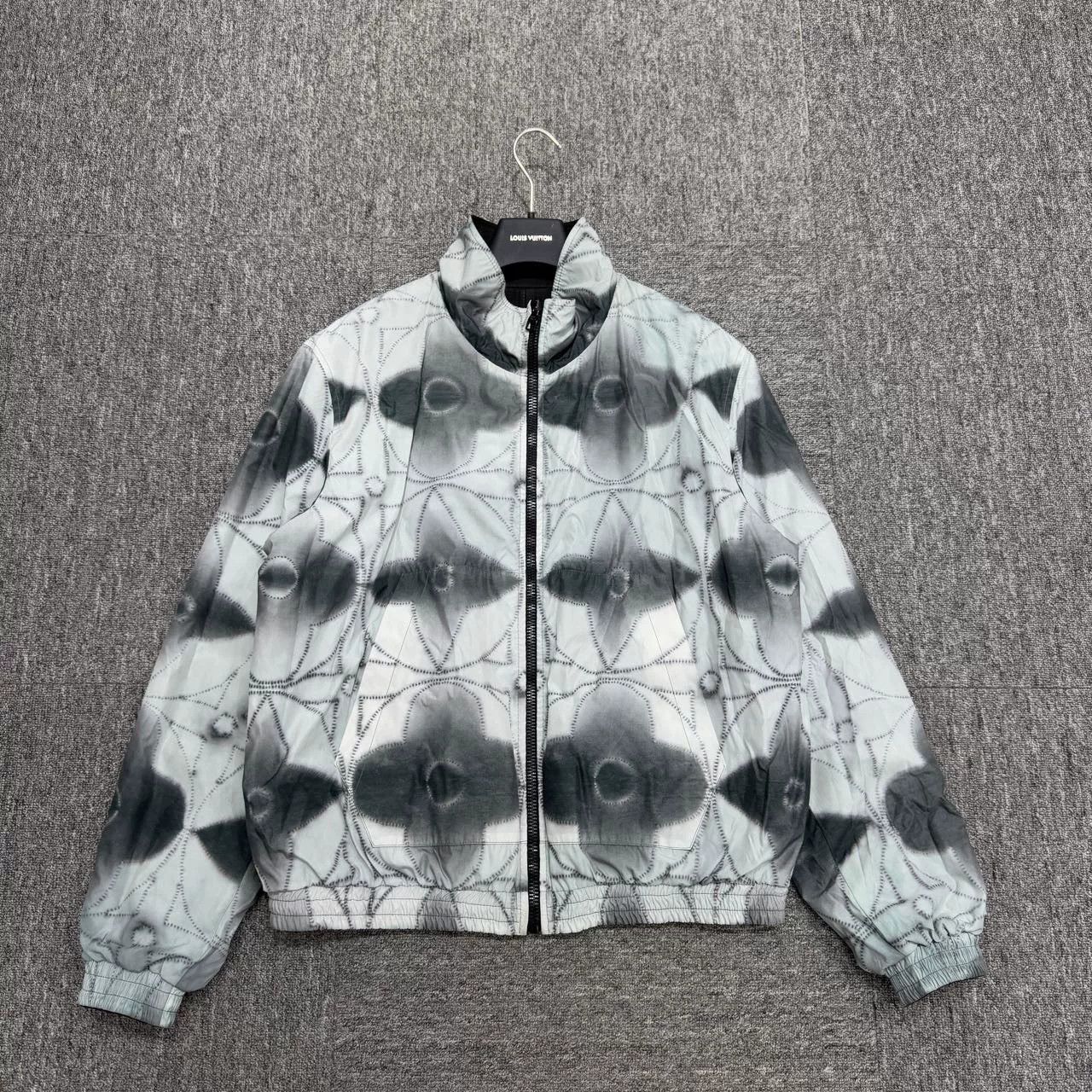 Louis Vuitton louis vuitton reversible ink flower leather jacket Size US L / EU 52-54 / 3 - 2 Thumbnail