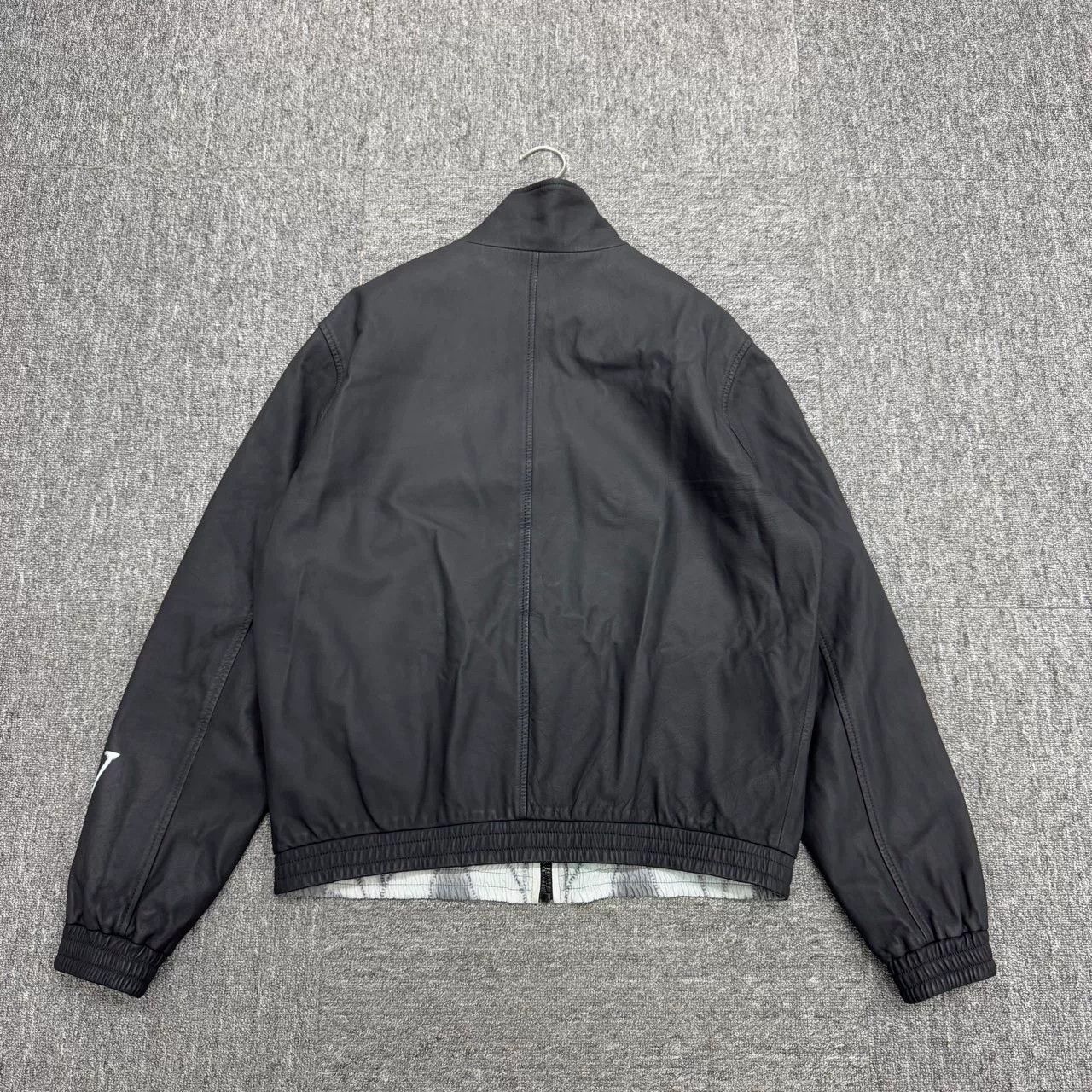 Louis Vuitton louis vuitton reversible ink flower leather jacket Size US L / EU 52-54 / 3 - 3 Thumbnail