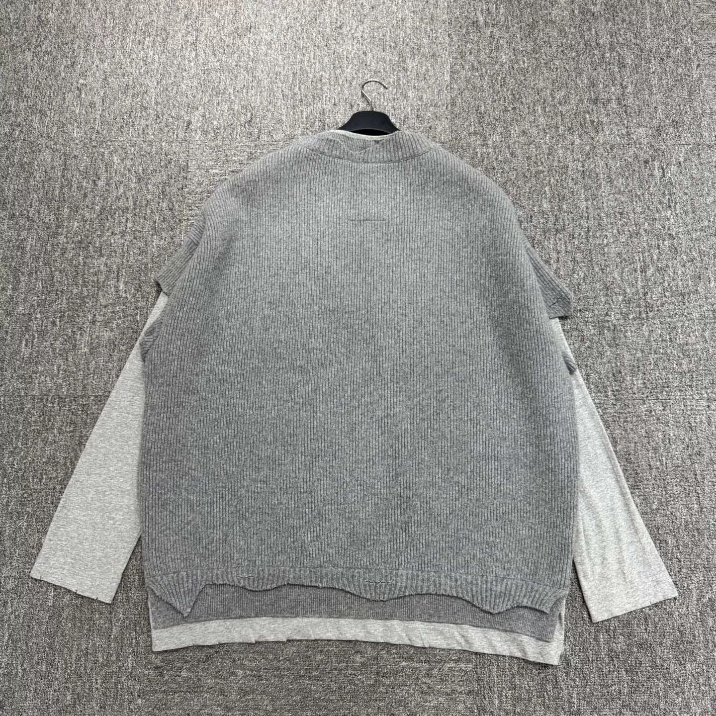Givenchy Givenchy Two-Piece Sweatshirt in Gray Size US XL / EU 56 / 4 - 2 Thumbnail