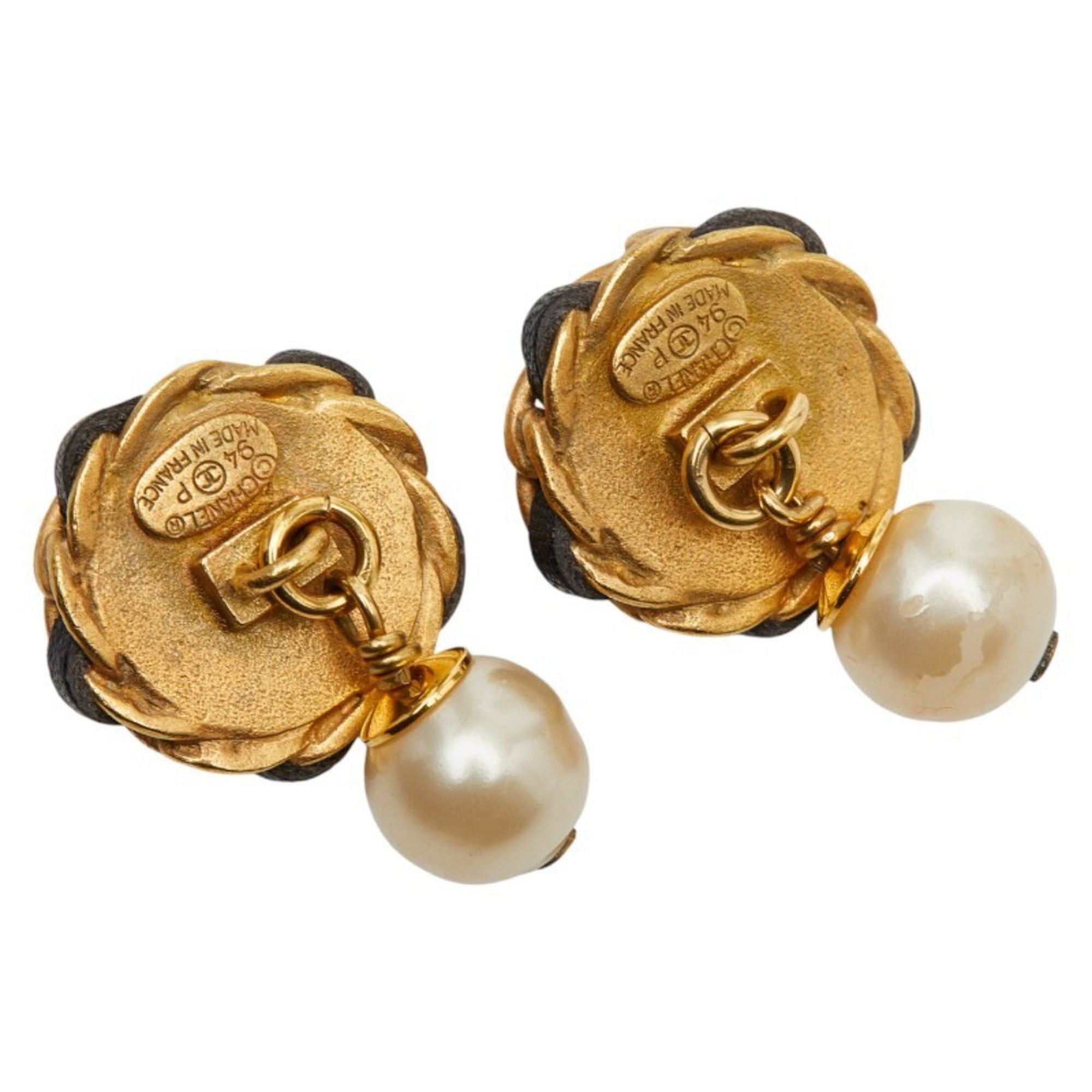 Chanel CHANEL Vintage Cufflinks in Gold and Black Faux Pearl Plated Leather for Women Size ONE SIZE - 3 Thumbnail
