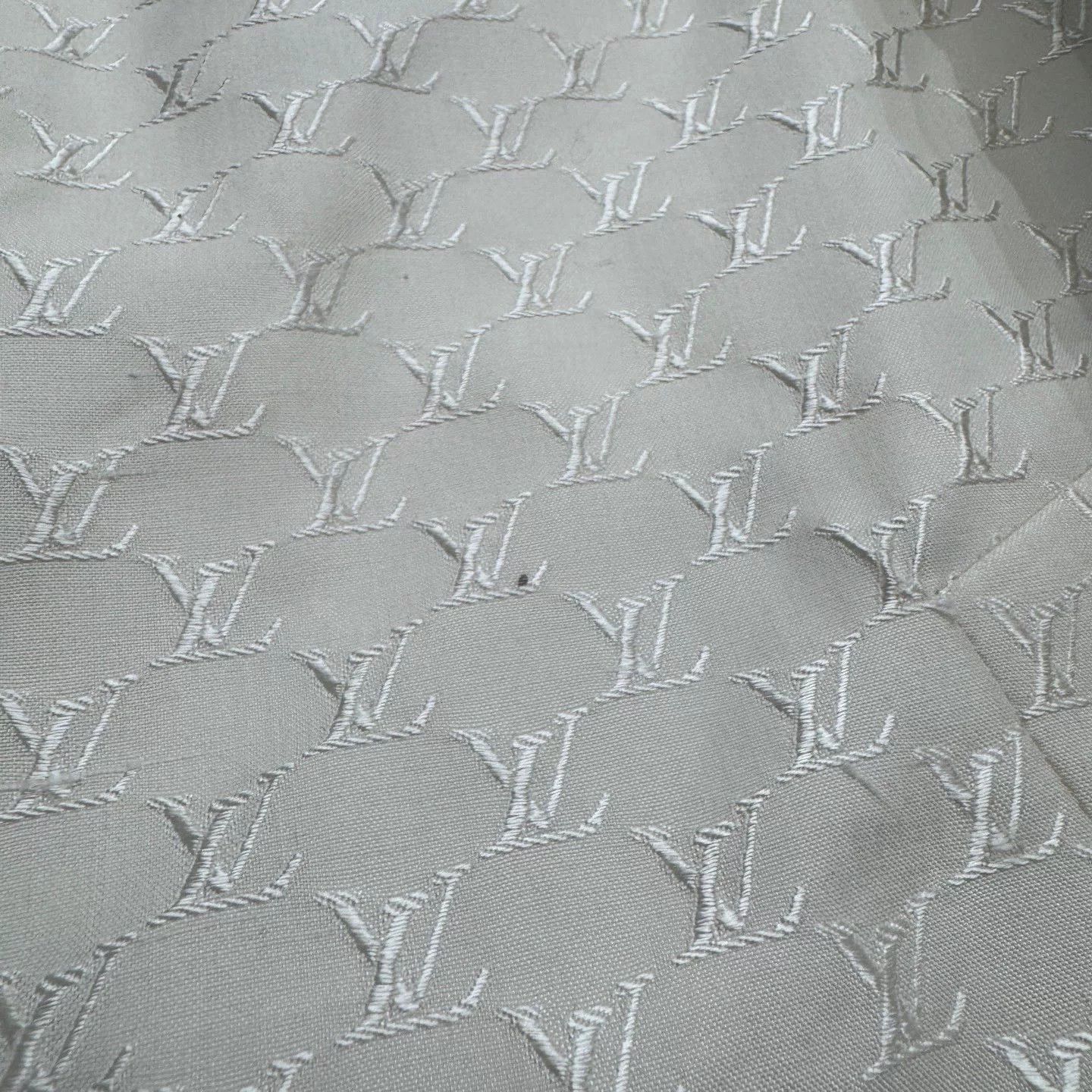 Louis Vuitton louis vuitton monogram patterned blazer jacket Size US L / EU 52-54 / 3 - 3 Thumbnail